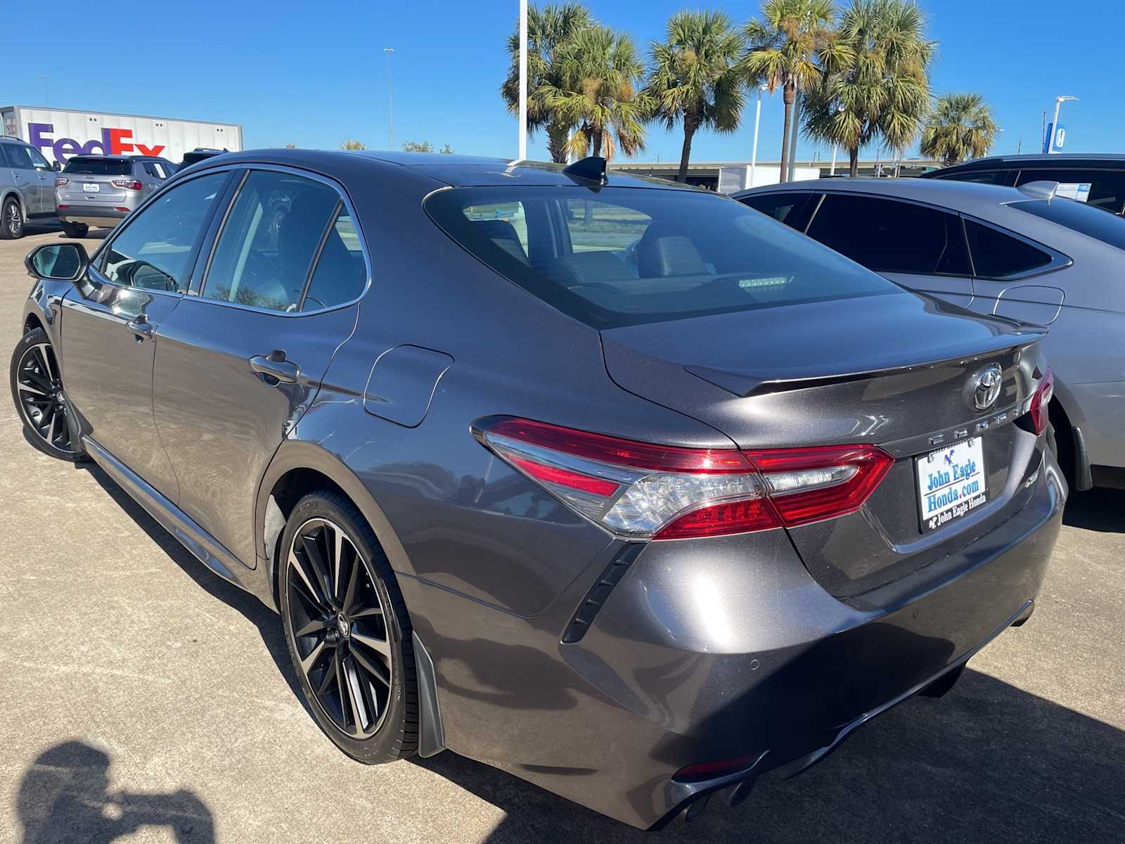 2018 Toyota Camry XSE V6 photo 2