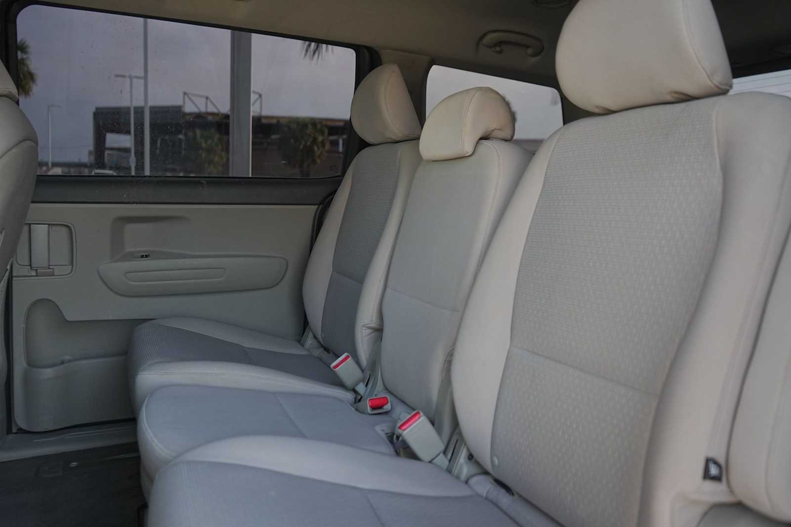 Thumbnail: 2017 Kia Sedona - 14