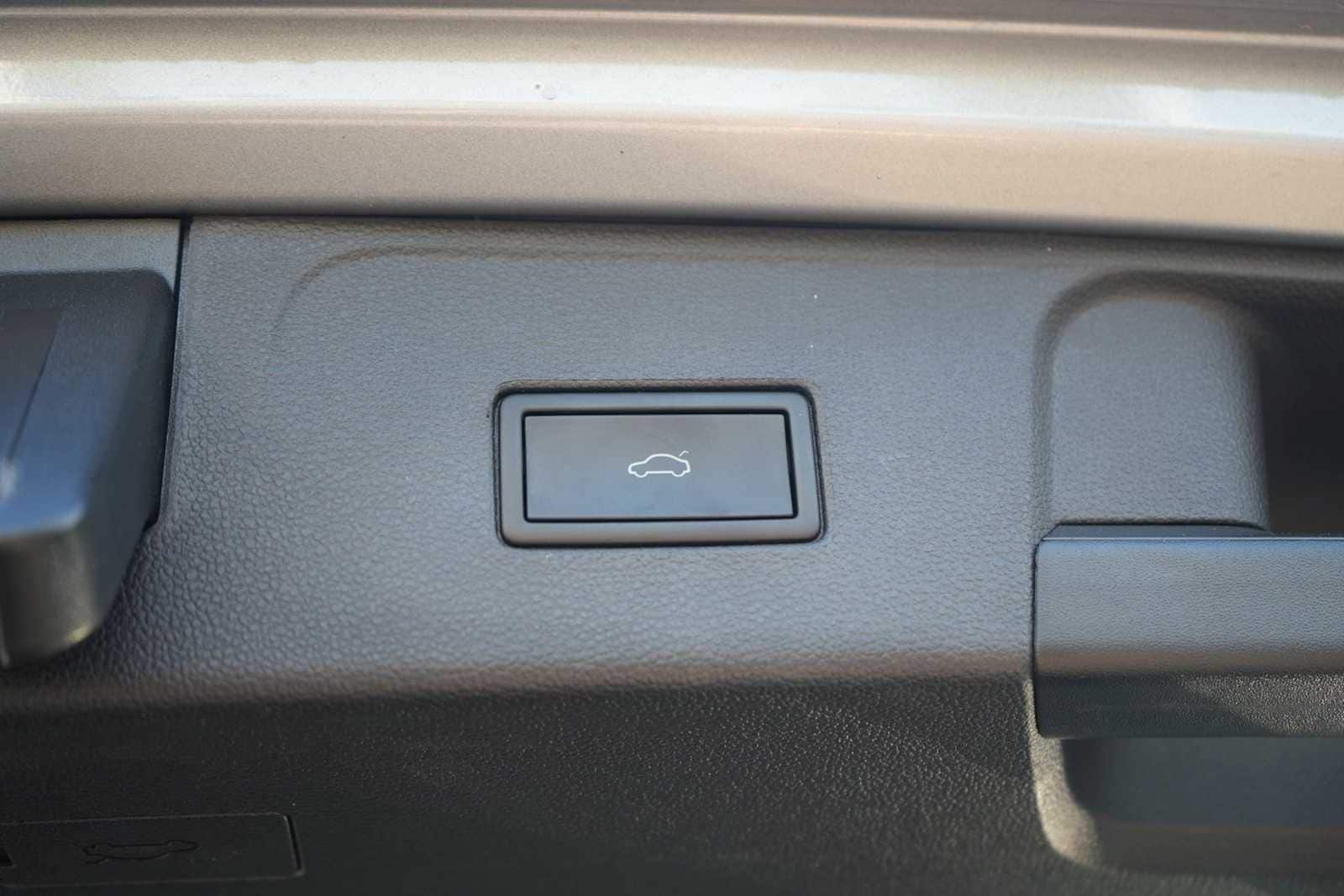 Thumbnail: 2022 Volkswagen Atlas - 27