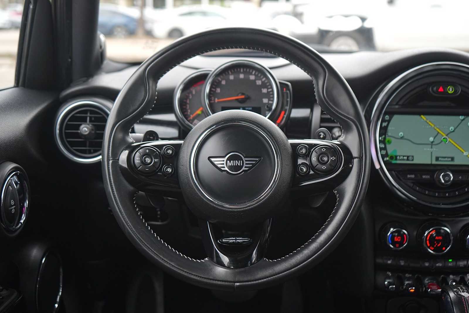 Thumbnail: 2019 MINI Cooper Hardtop - 16