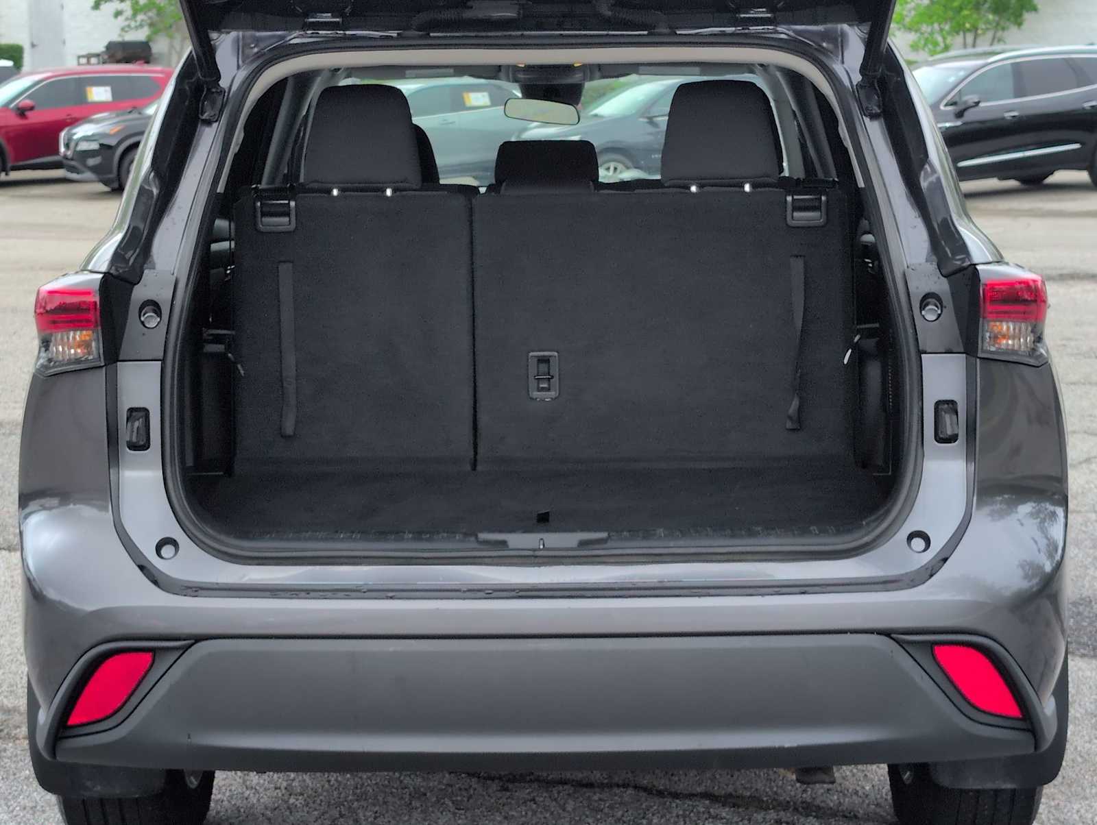 Thumbnail: 2021 Toyota Highlander - 34