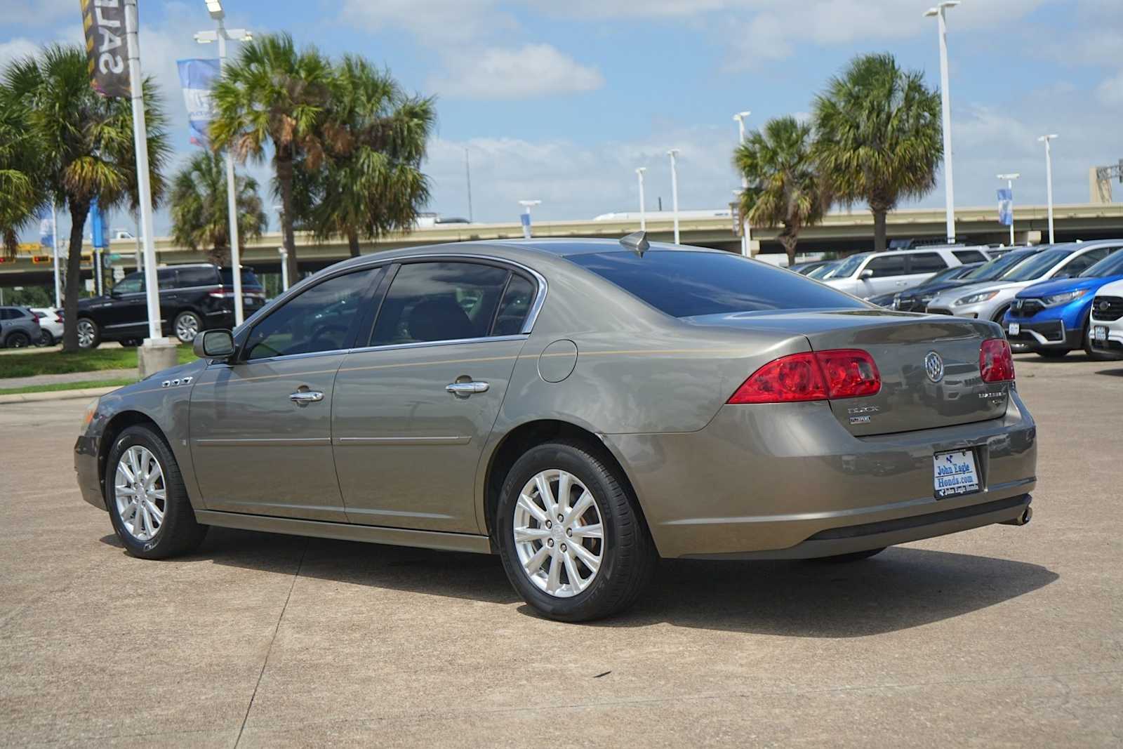 Thumbnail: 2010 Buick Lucerne - 4