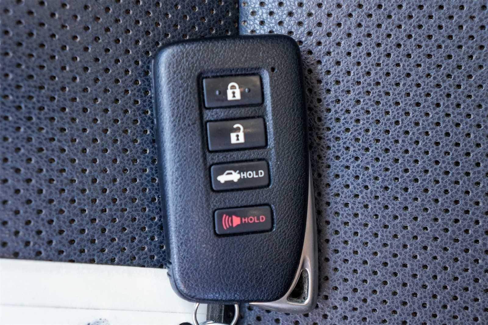 Thumbnail: 2015 Lexus IS - 20