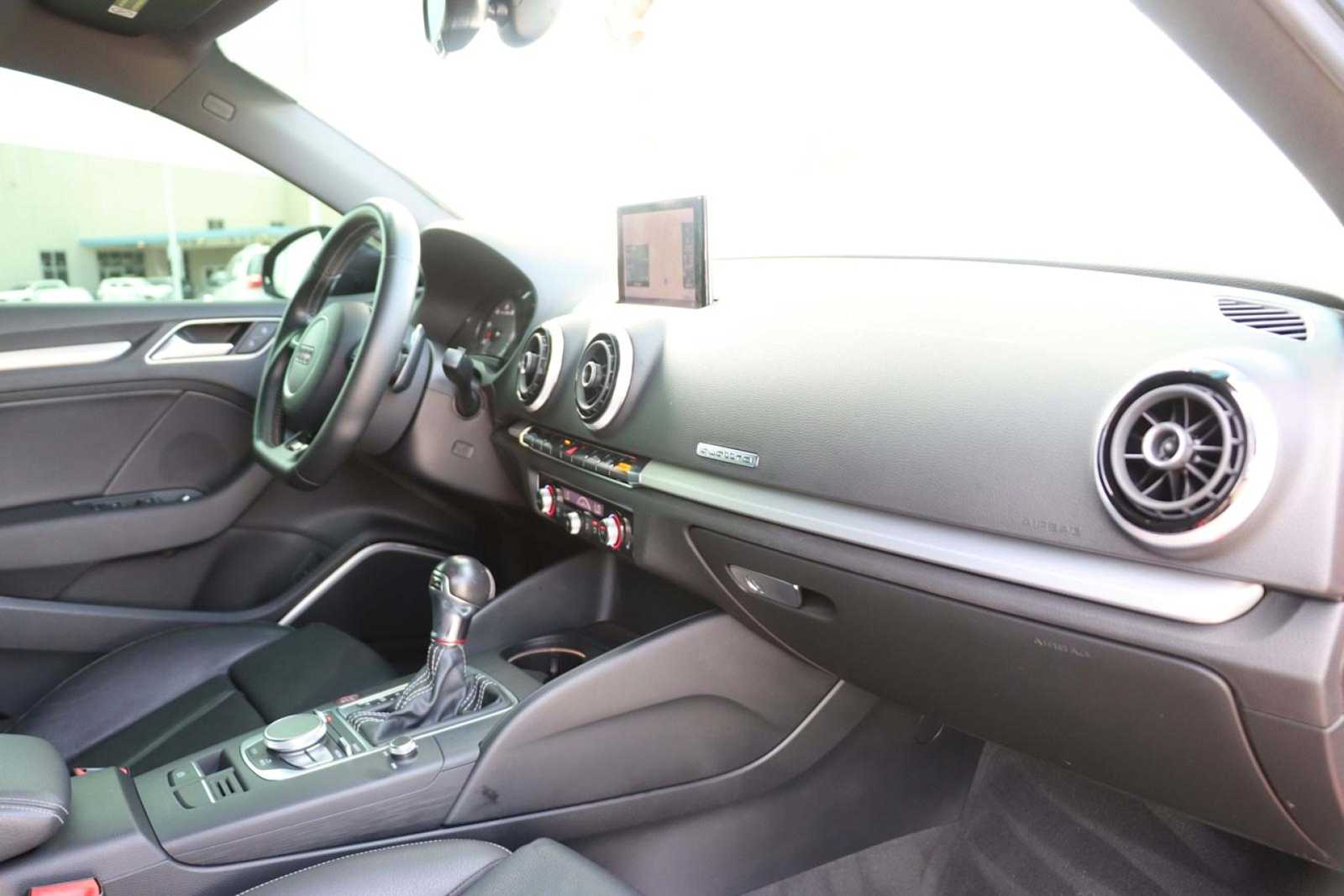 Thumbnail: 2015 Audi S3 - 14