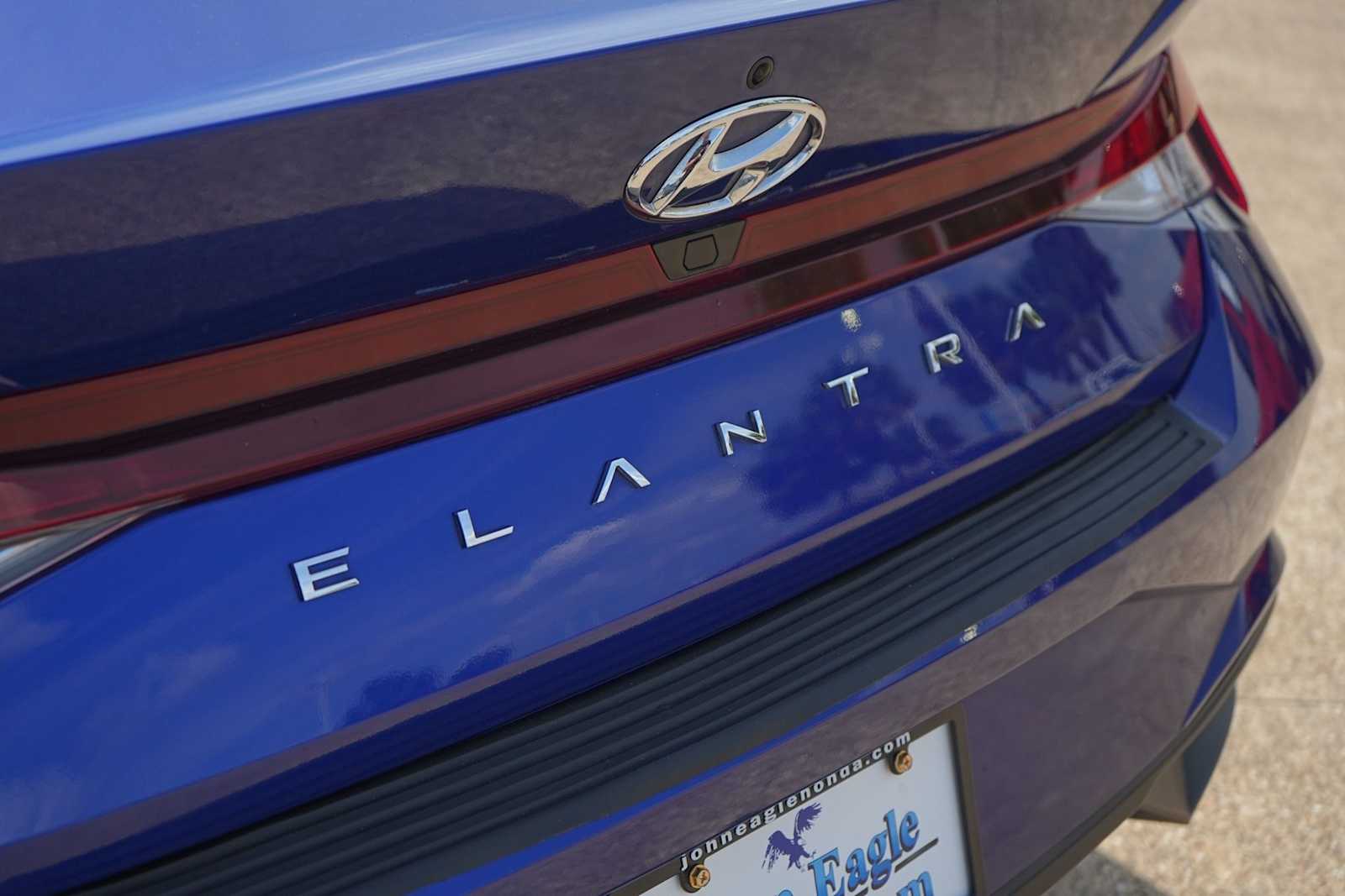 Thumbnail: 2023 Hyundai Elantra - 8