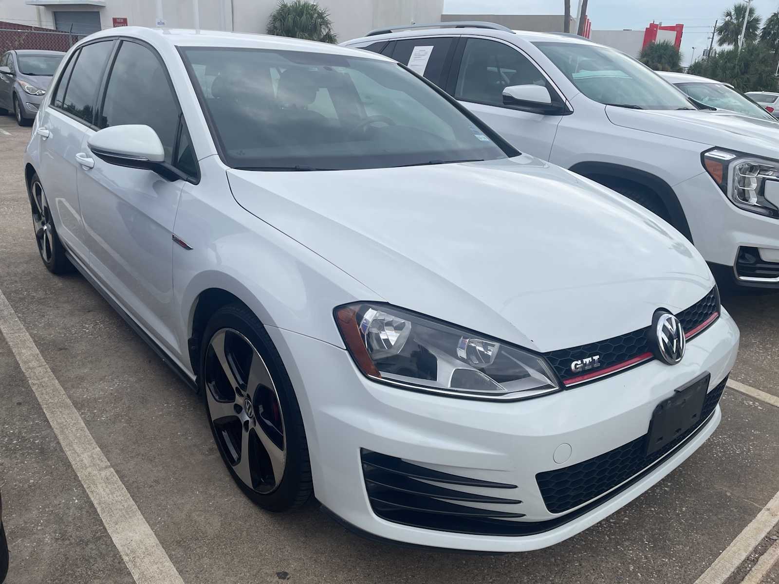 Thumbnail: 2017 Volkswagen Golf - 4