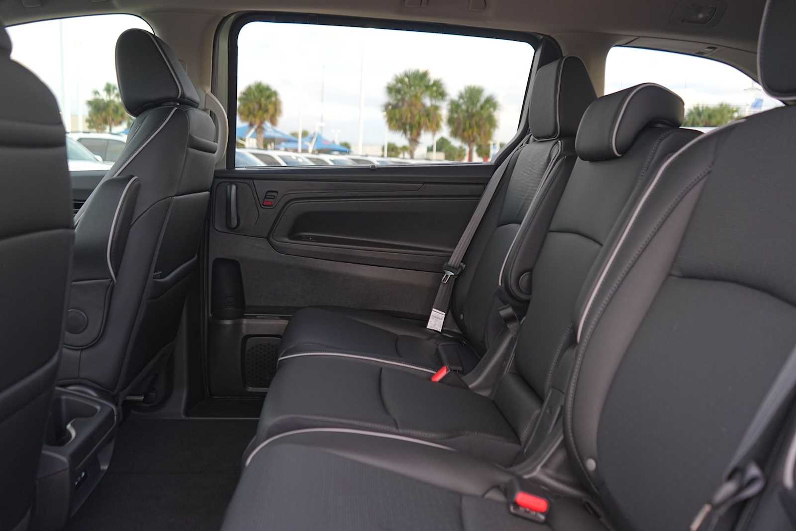 Thumbnail: 2026 Honda Odyssey - 13