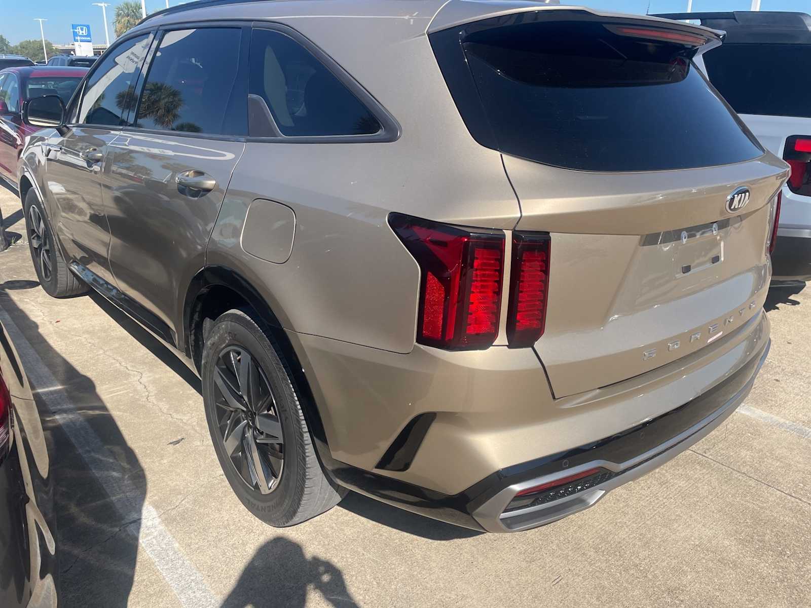 2021 Kia Sorento S photo 2