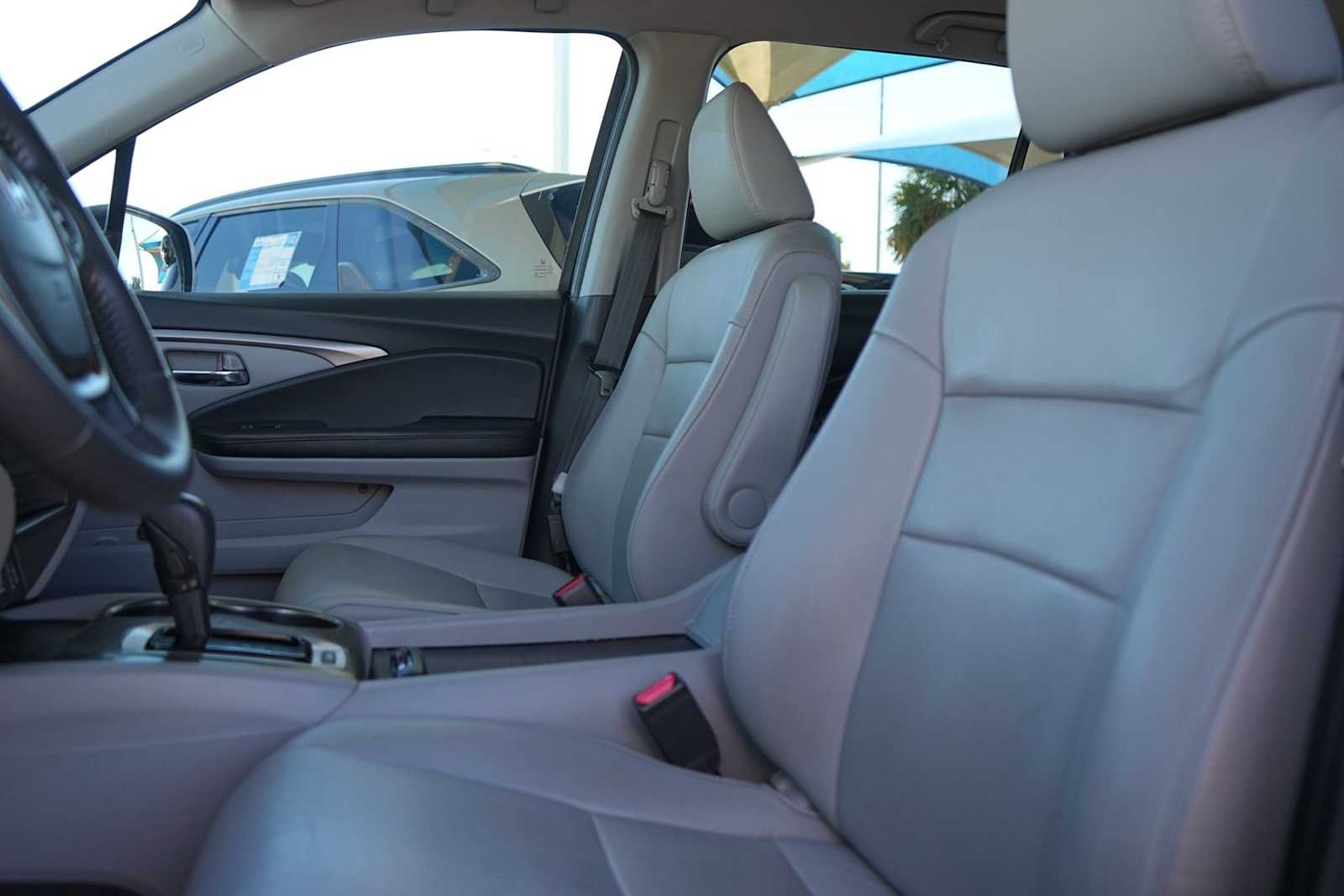 Thumbnail: 2017 Honda Pilot - 11