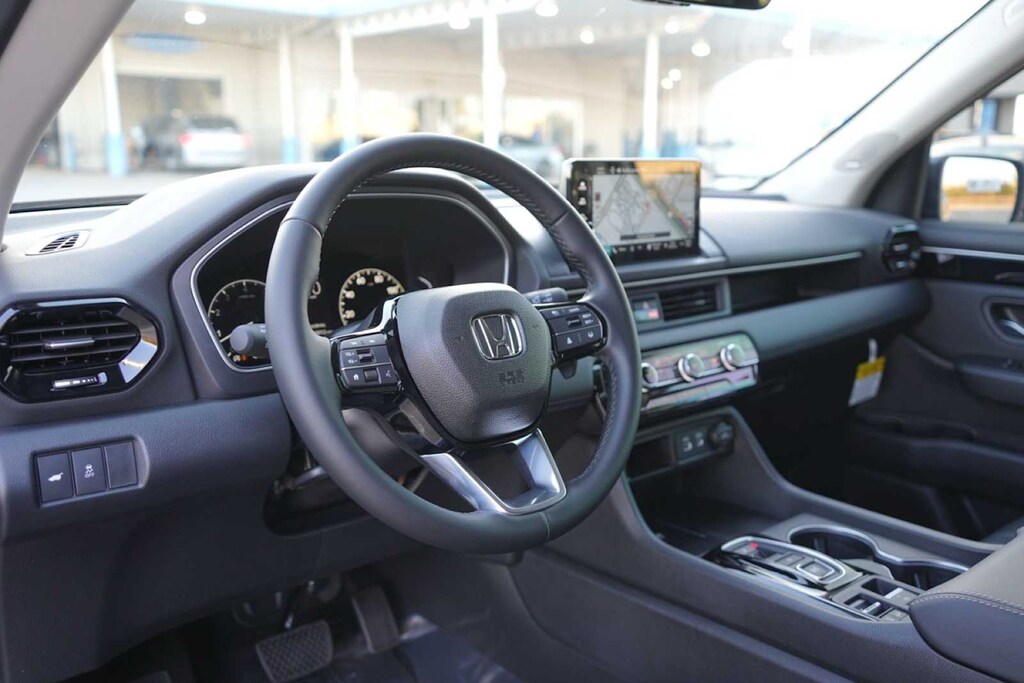 New 2025 Honda Pilot Touring SUV