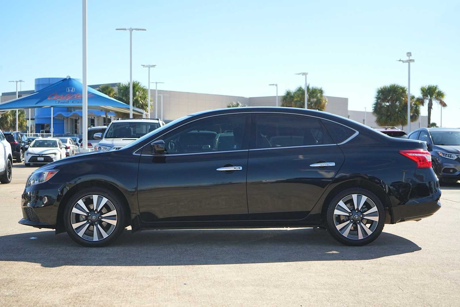 Thumbnail: 2019 Nissan Sentra - 3