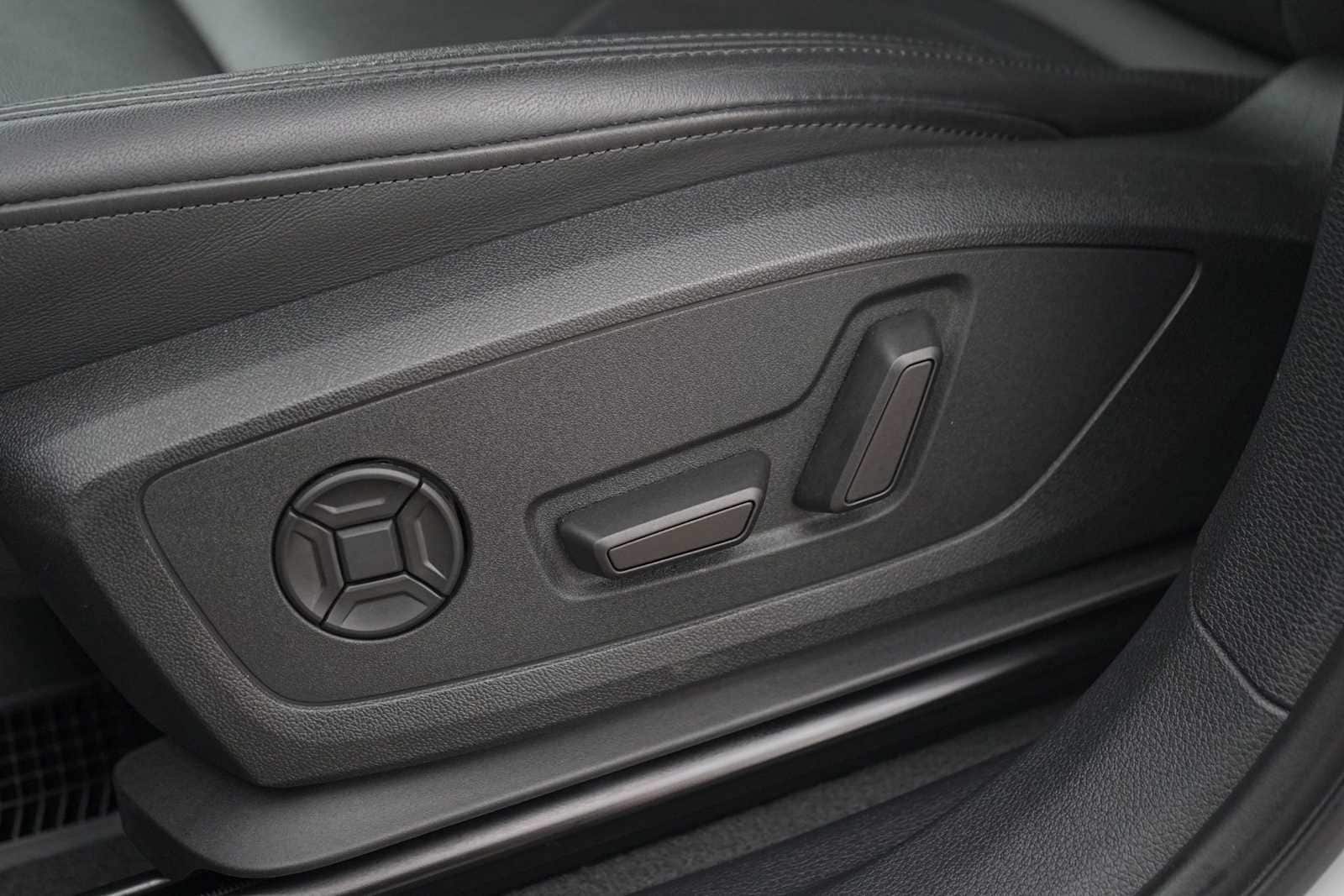 Thumbnail: 2023 Audi Q3 - 12