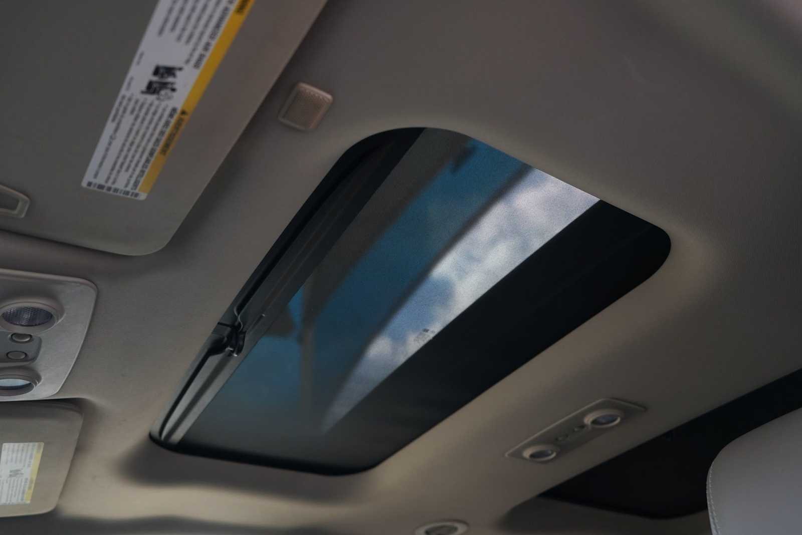 Thumbnail: 2015 GMC Acadia - 25