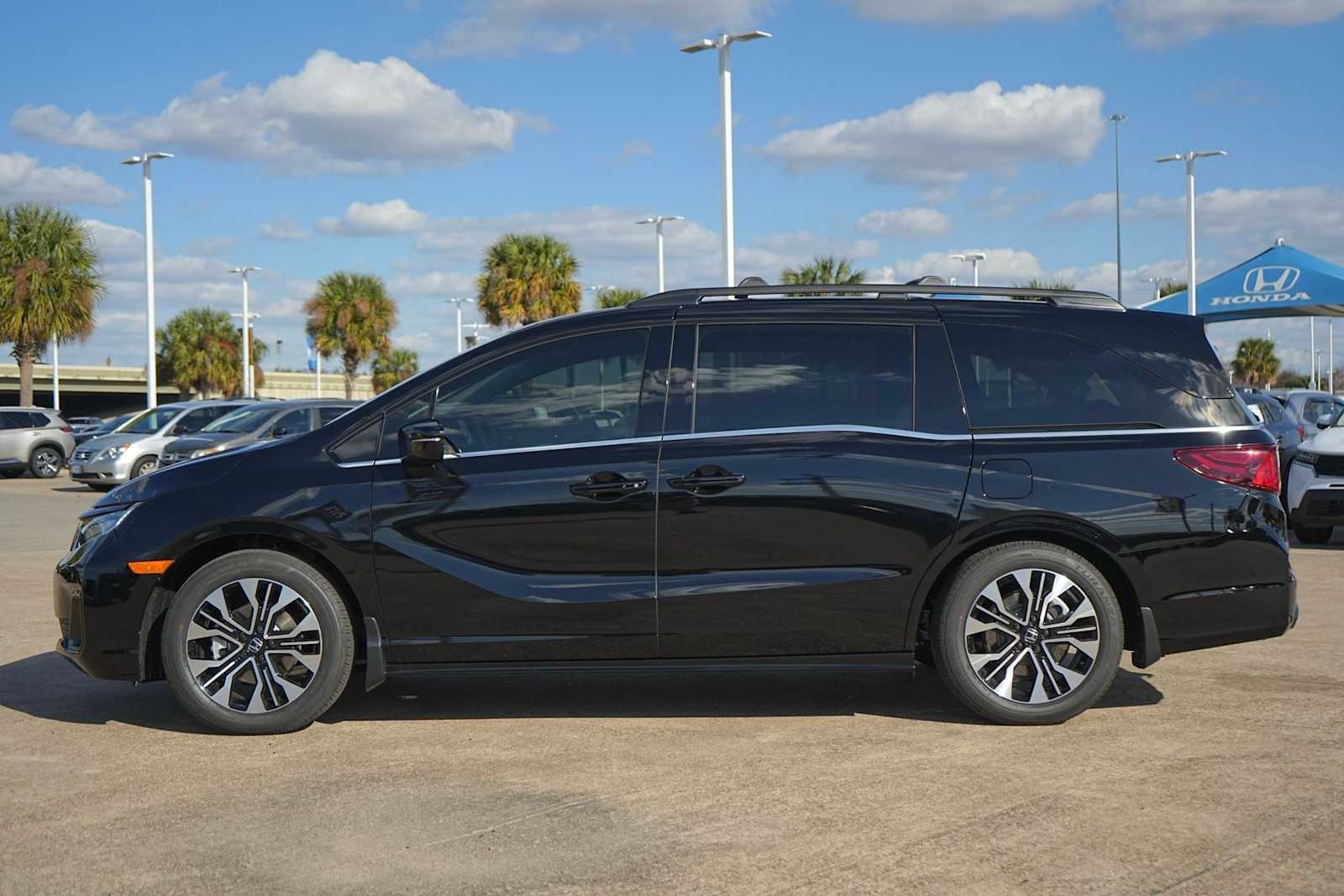 Thumbnail: 2026 Honda Odyssey - 3