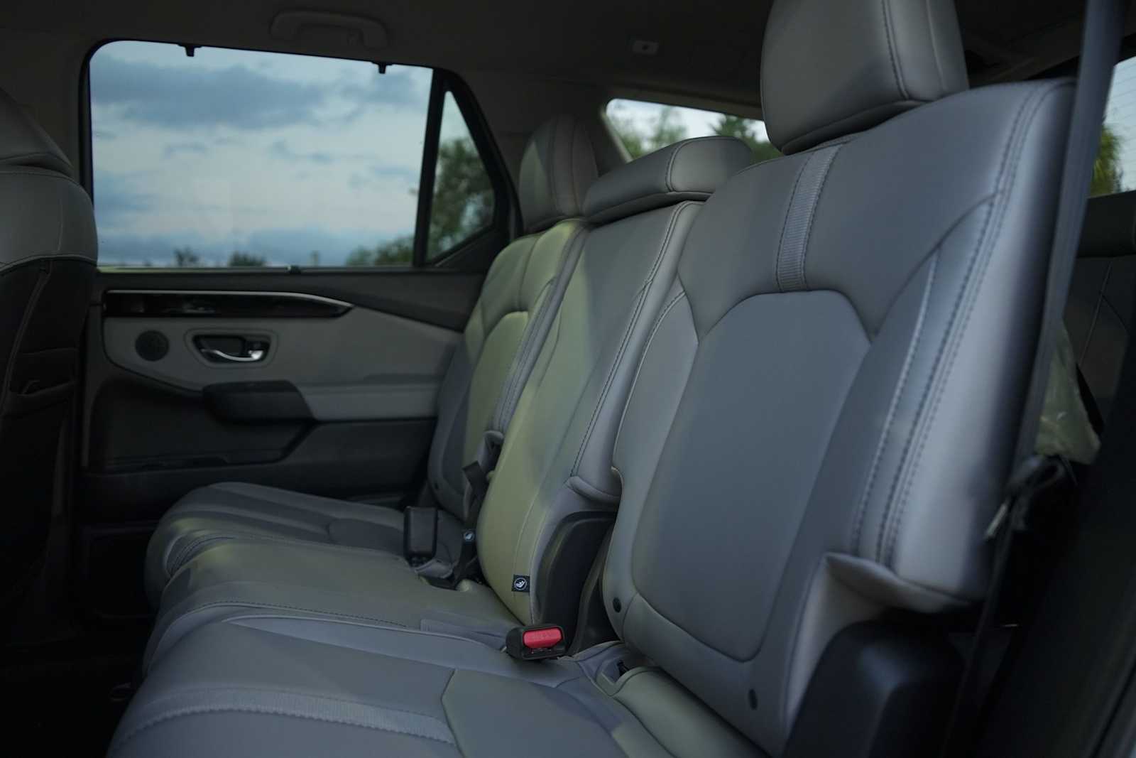 Thumbnail: 2025 Honda Pilot - 13