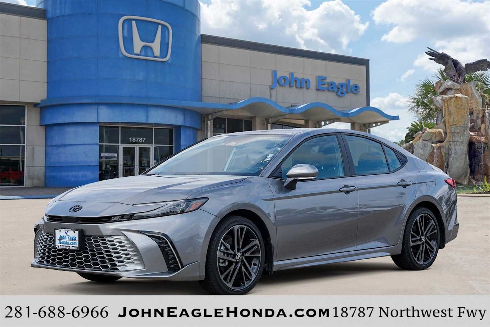 2025 Toyota Camry XSE's photo