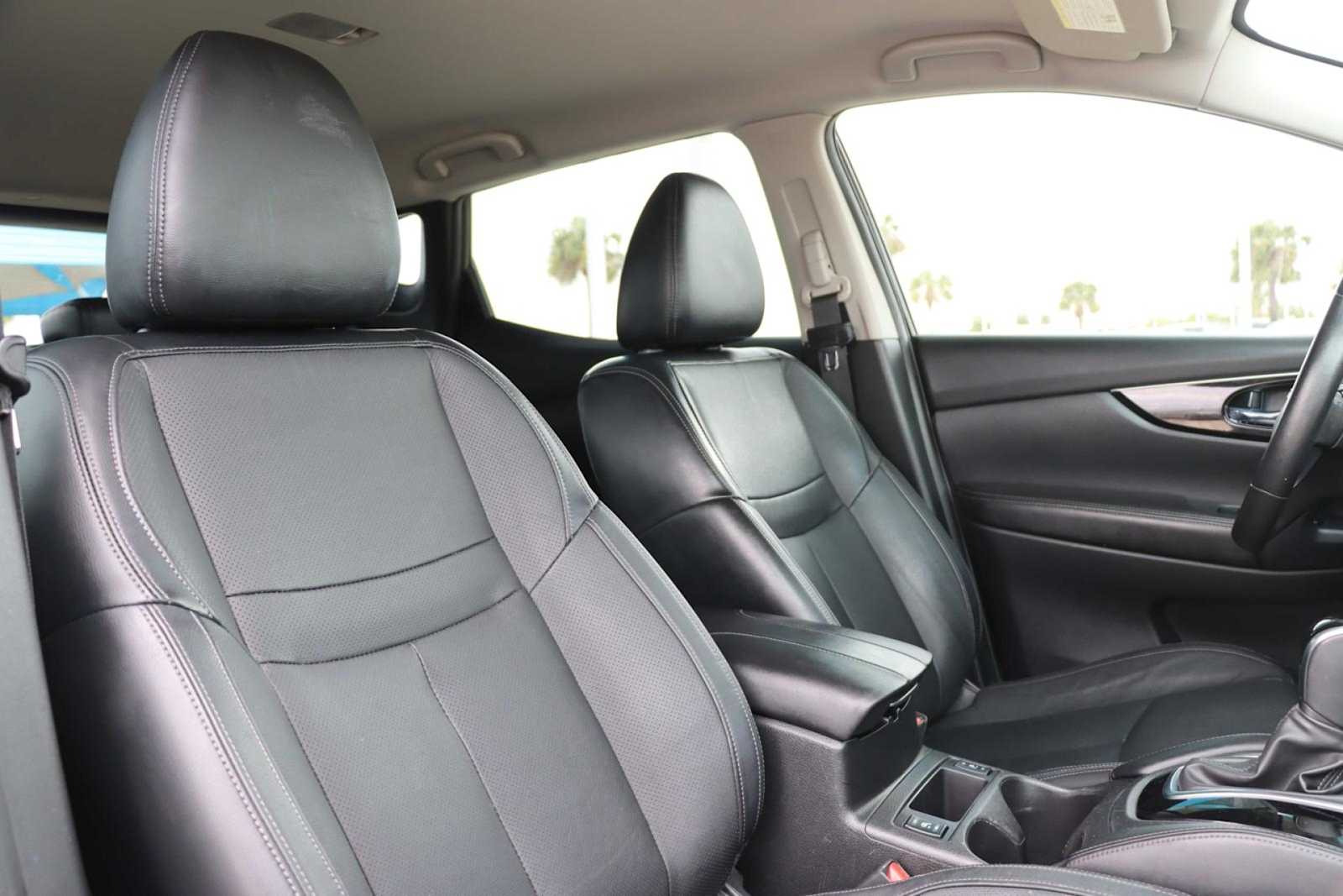 2019 Nissan Rogue Sport SL 13