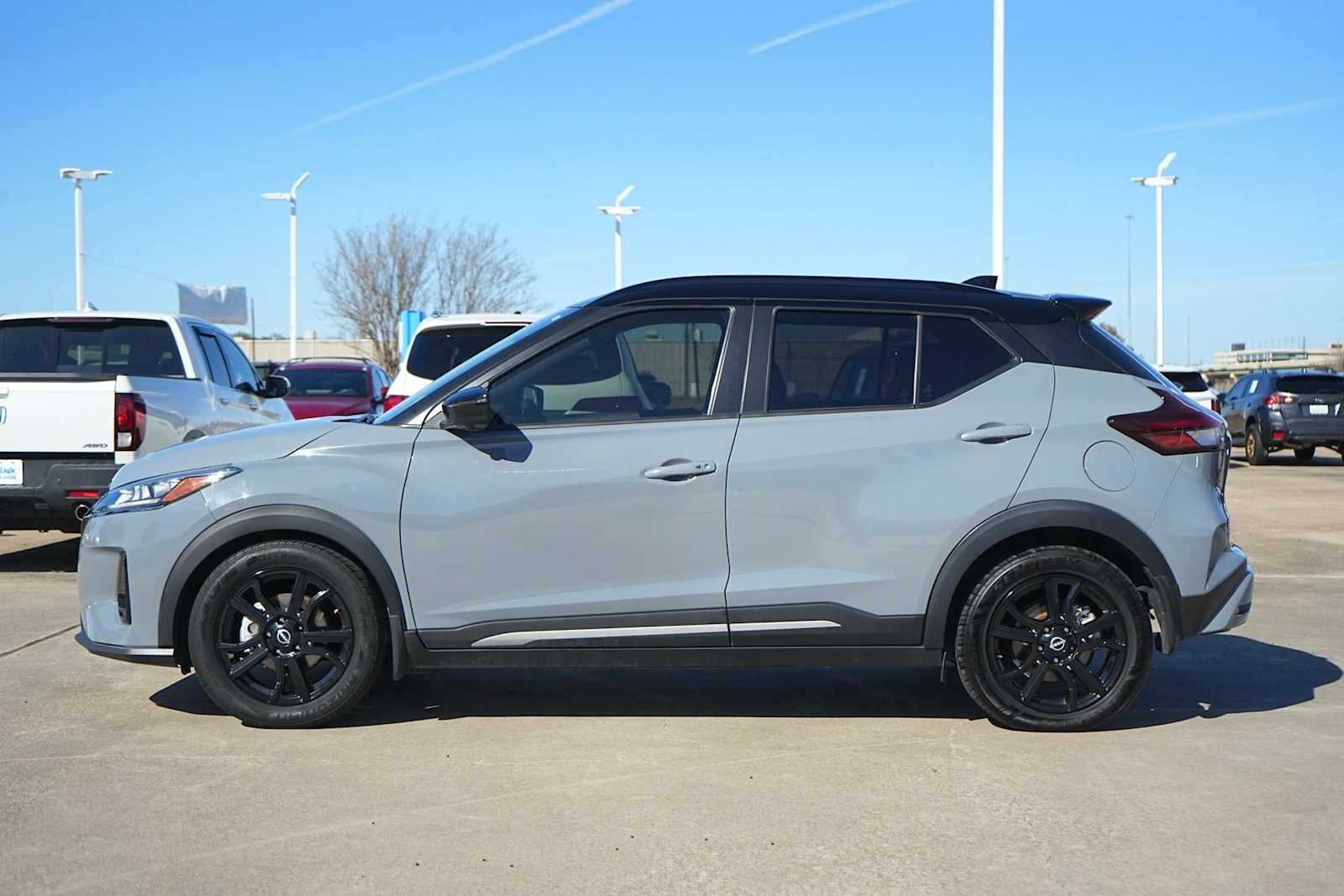 Thumbnail: 2023 Nissan Kicks - 3