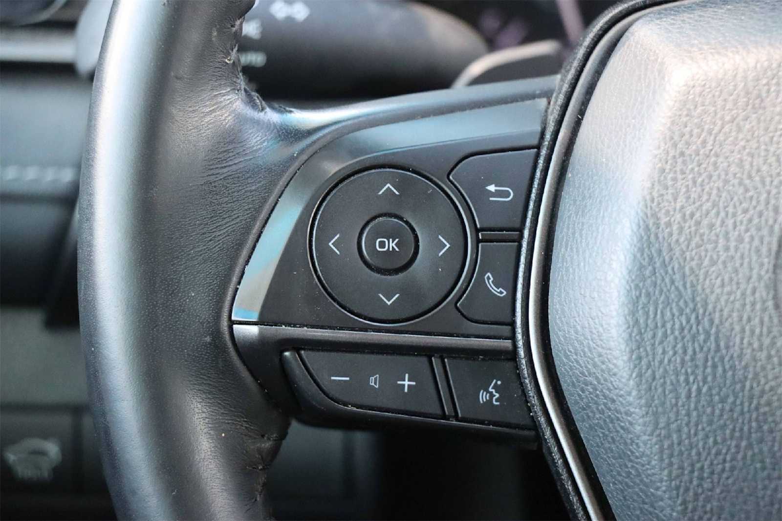 Thumbnail: 2022 Toyota Camry - 21