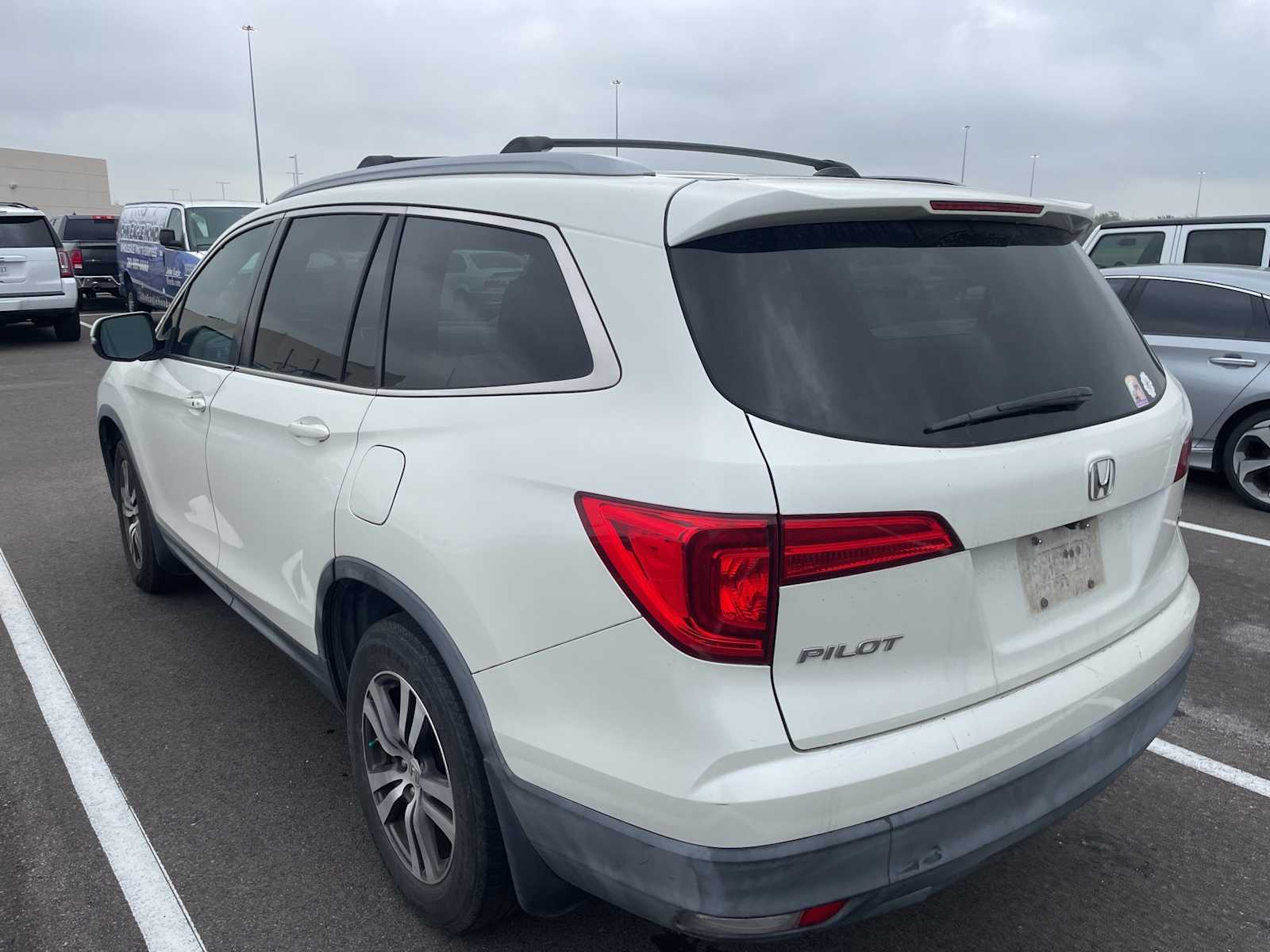 Thumbnail: 2016 Honda Pilot - 2