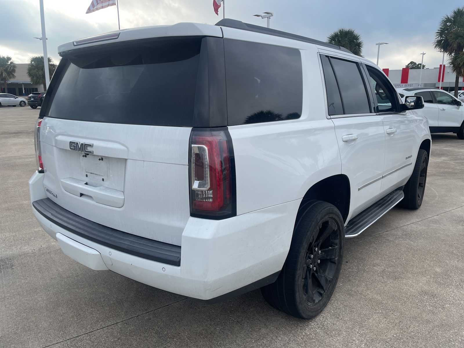 Thumbnail: 2017 GMC Yukon - 4