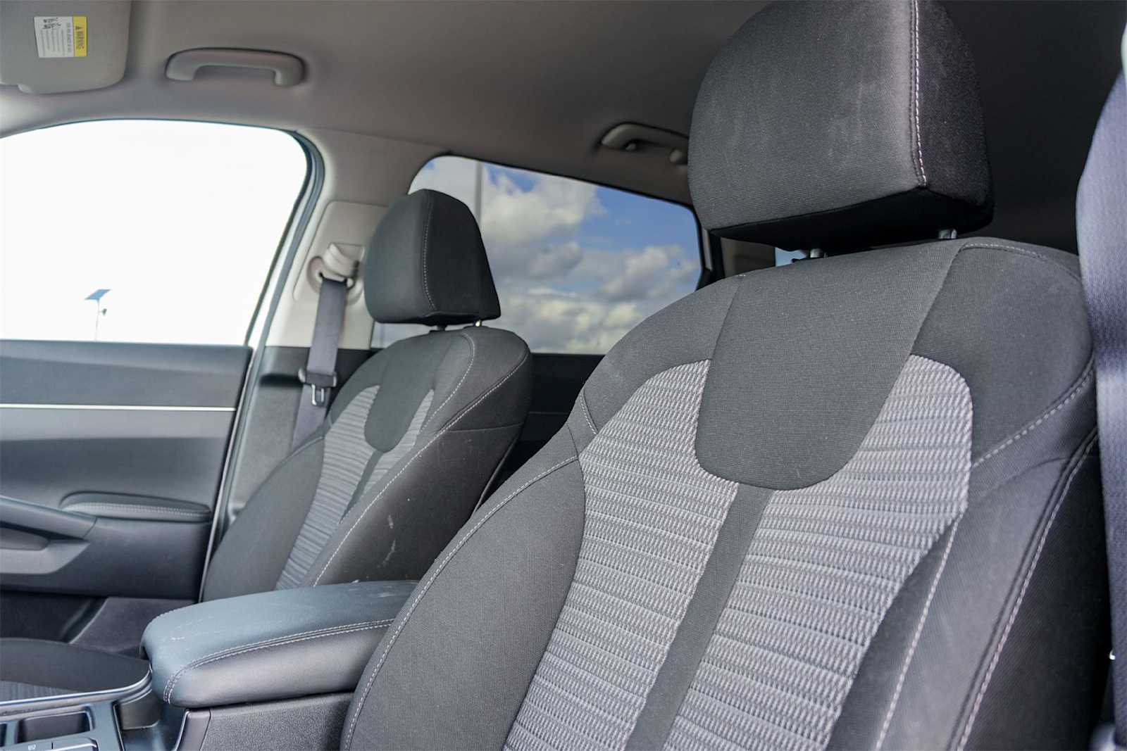 Thumbnail: 2023 Kia Sorento - 11