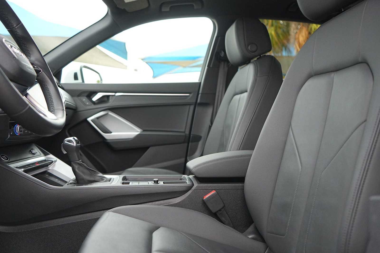 Thumbnail: 2023 Audi Q3 - 11