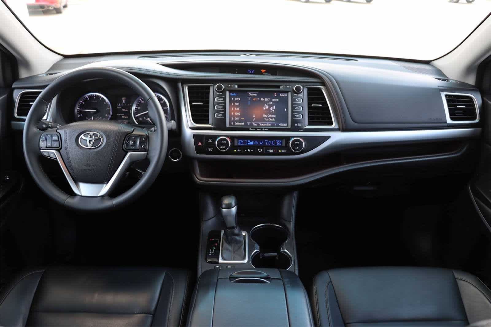 Thumbnail: 2016 Toyota Highlander - 10
