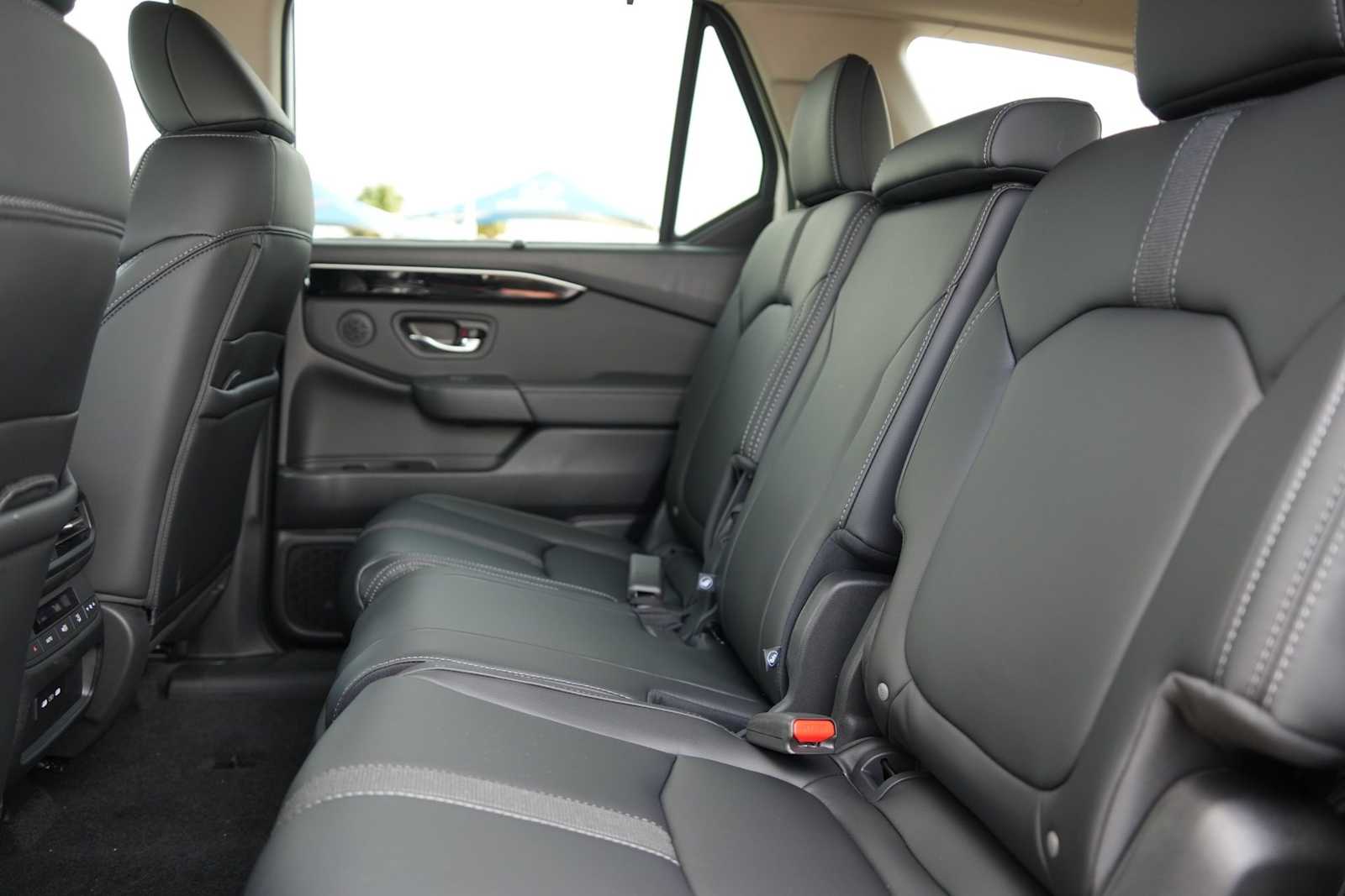 Thumbnail: 2025 Honda Pilot - 12