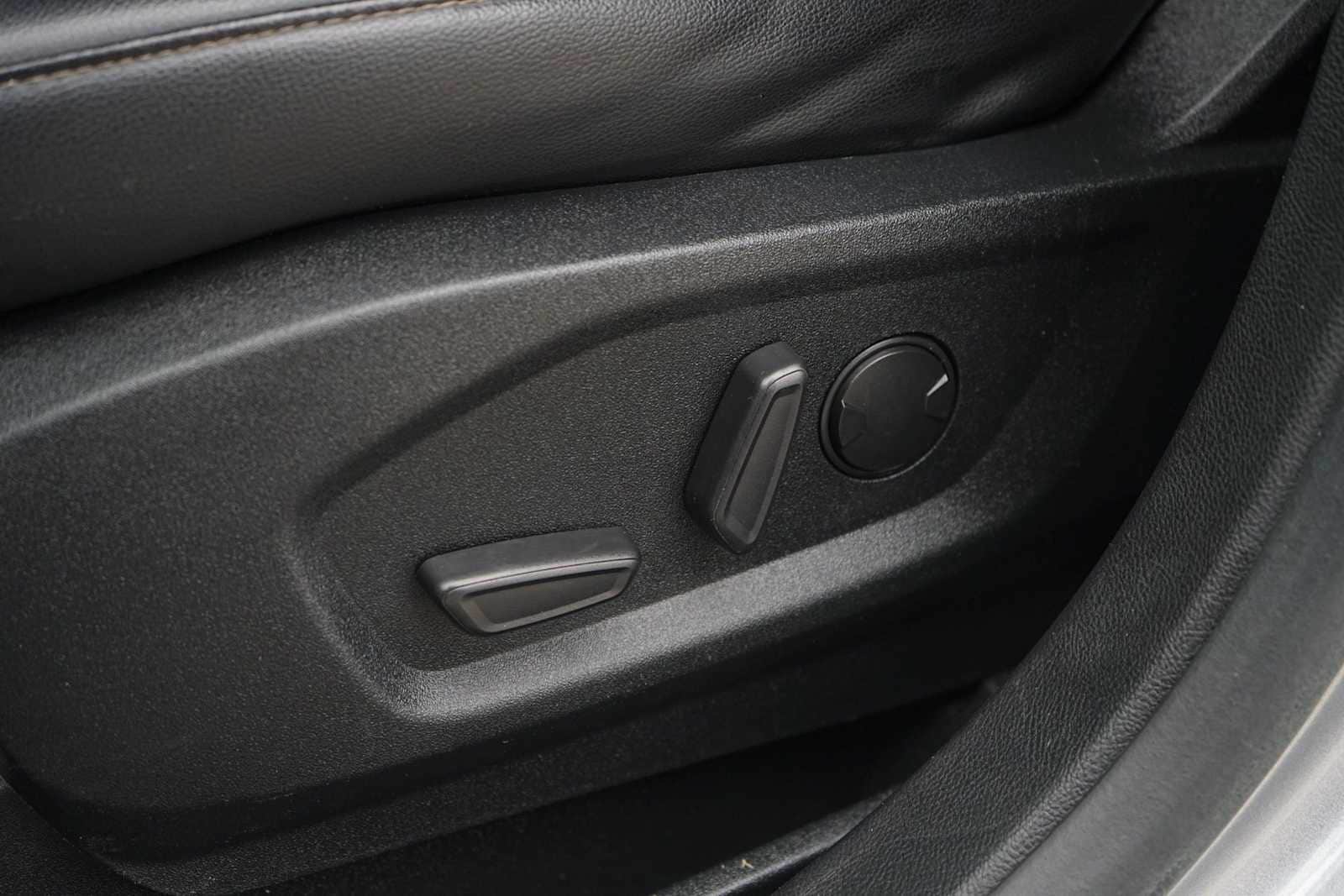 Thumbnail: 2020 Ford Edge - 12