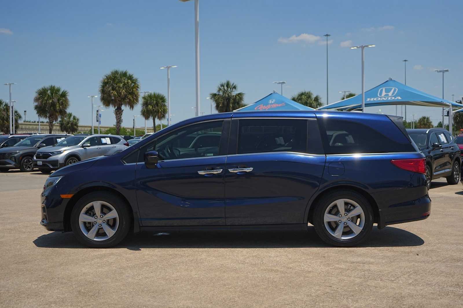 Thumbnail: 2018 Honda Odyssey - 3