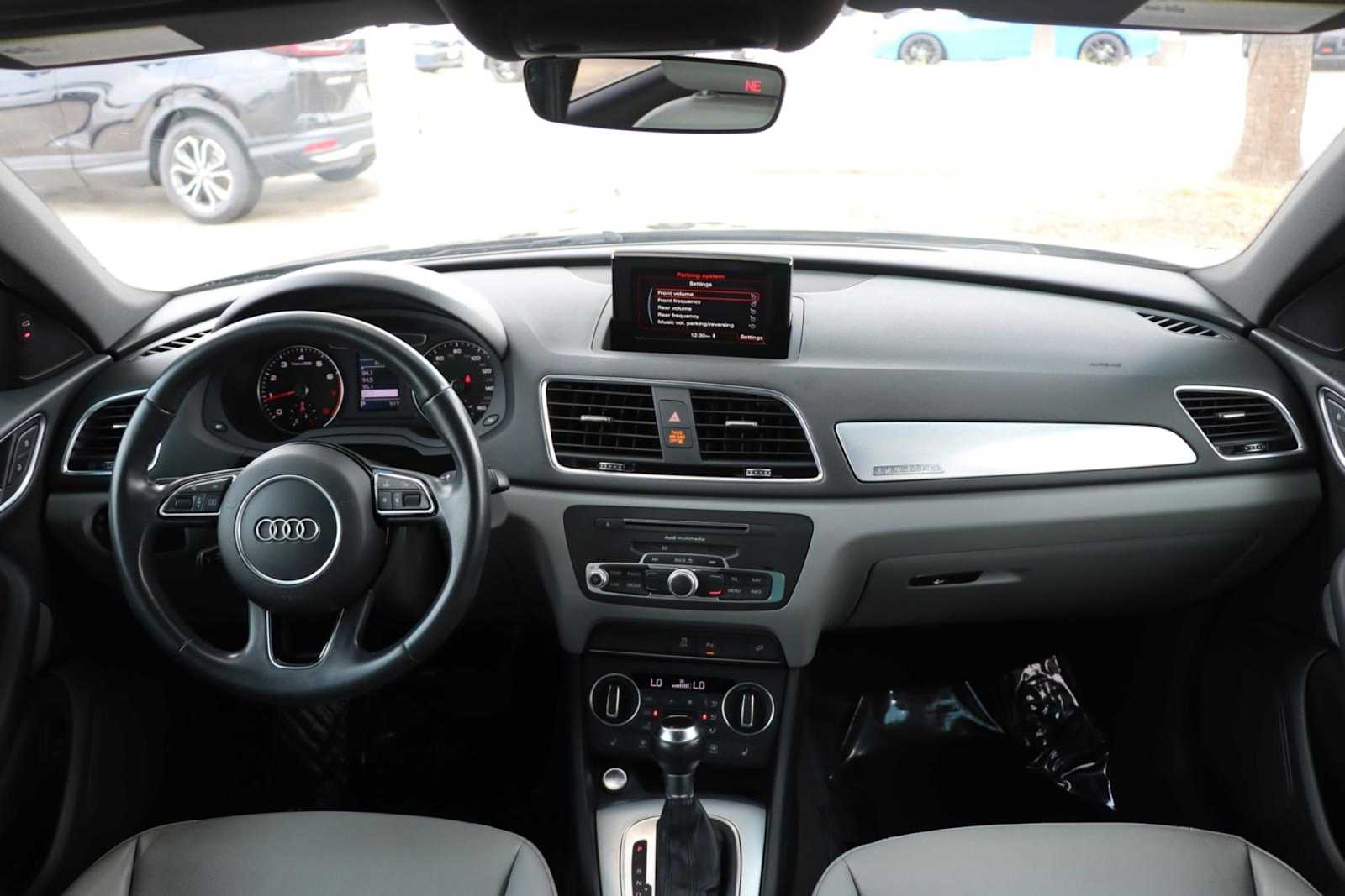 Thumbnail: 2018 Audi Q3 - 10