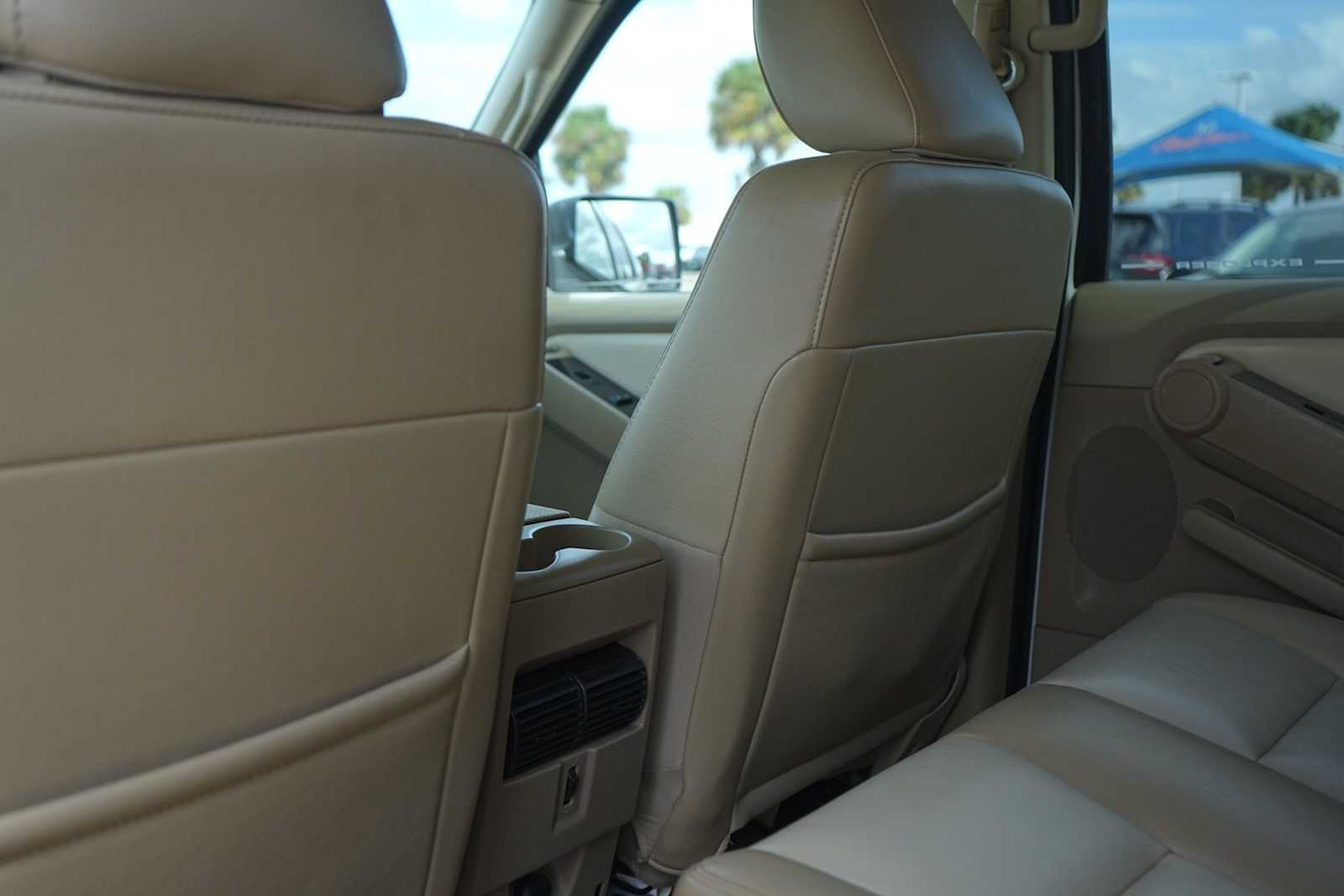 Thumbnail: 2010 Ford Explorer - 13