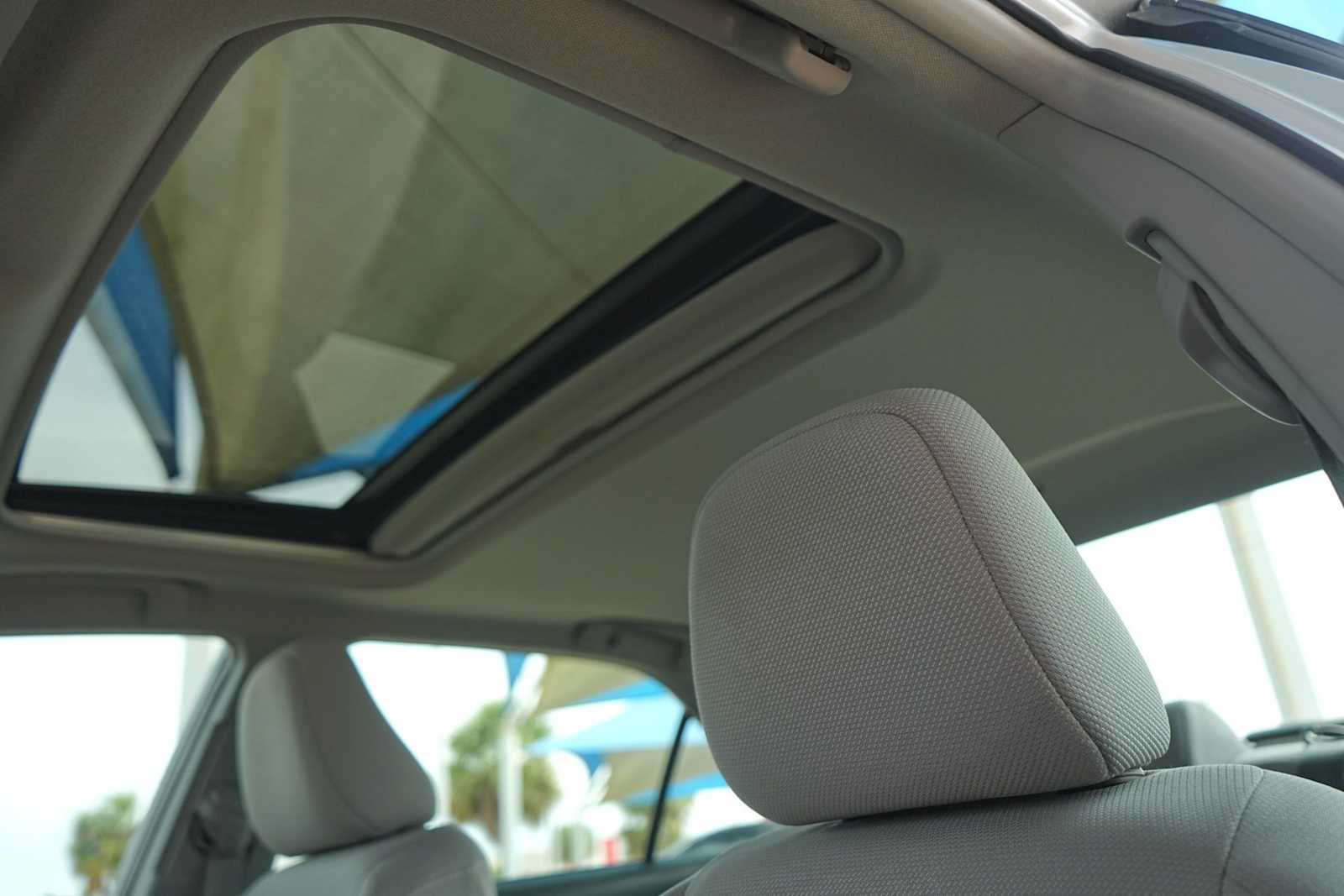 Thumbnail: 2012 Toyota Camry - 25