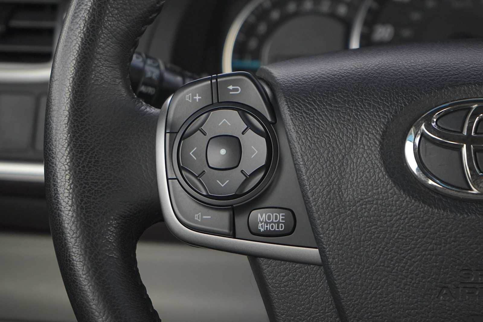 Thumbnail: 2012 Toyota Camry - 17