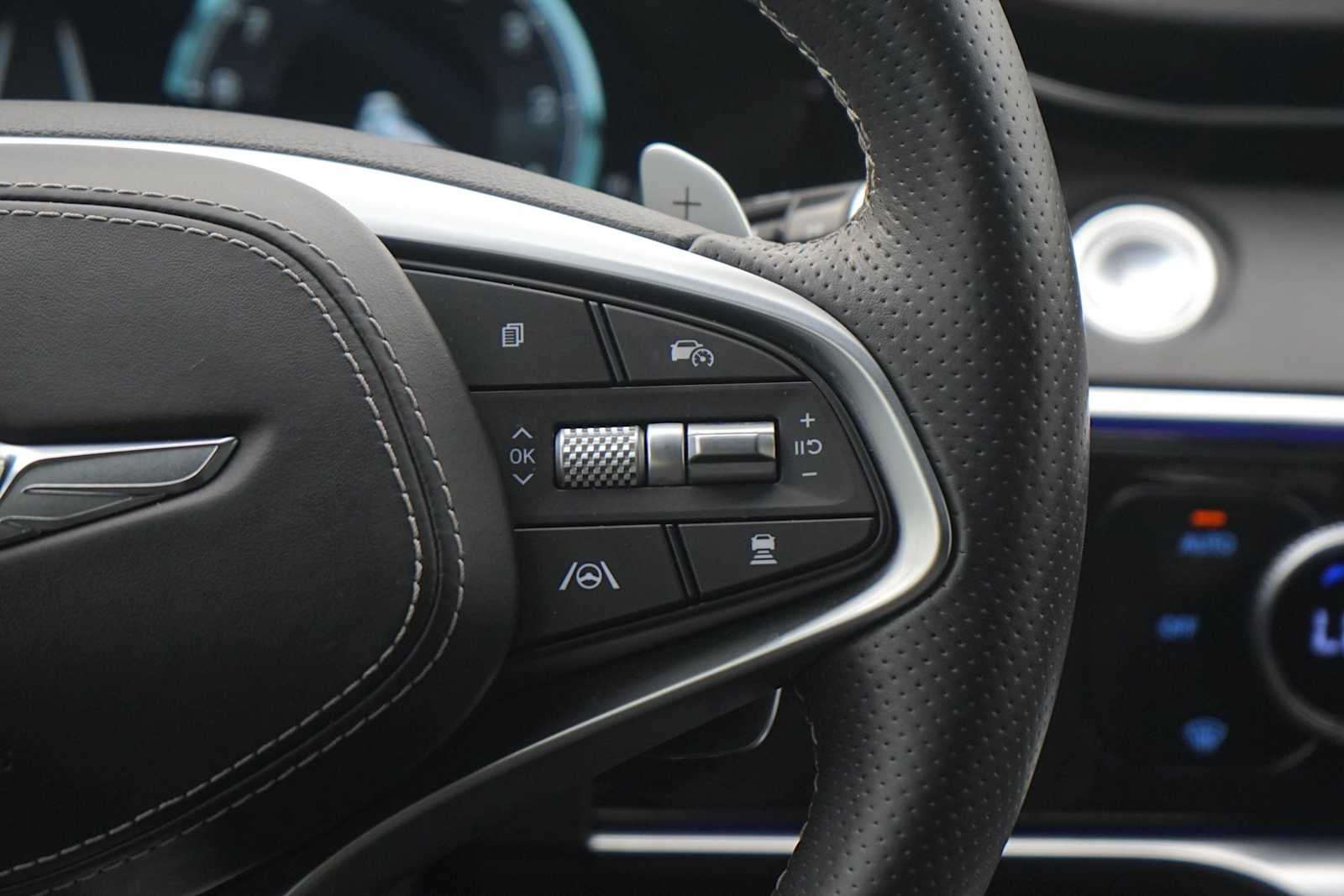 Thumbnail: 2024 Genesis GV70 - 18