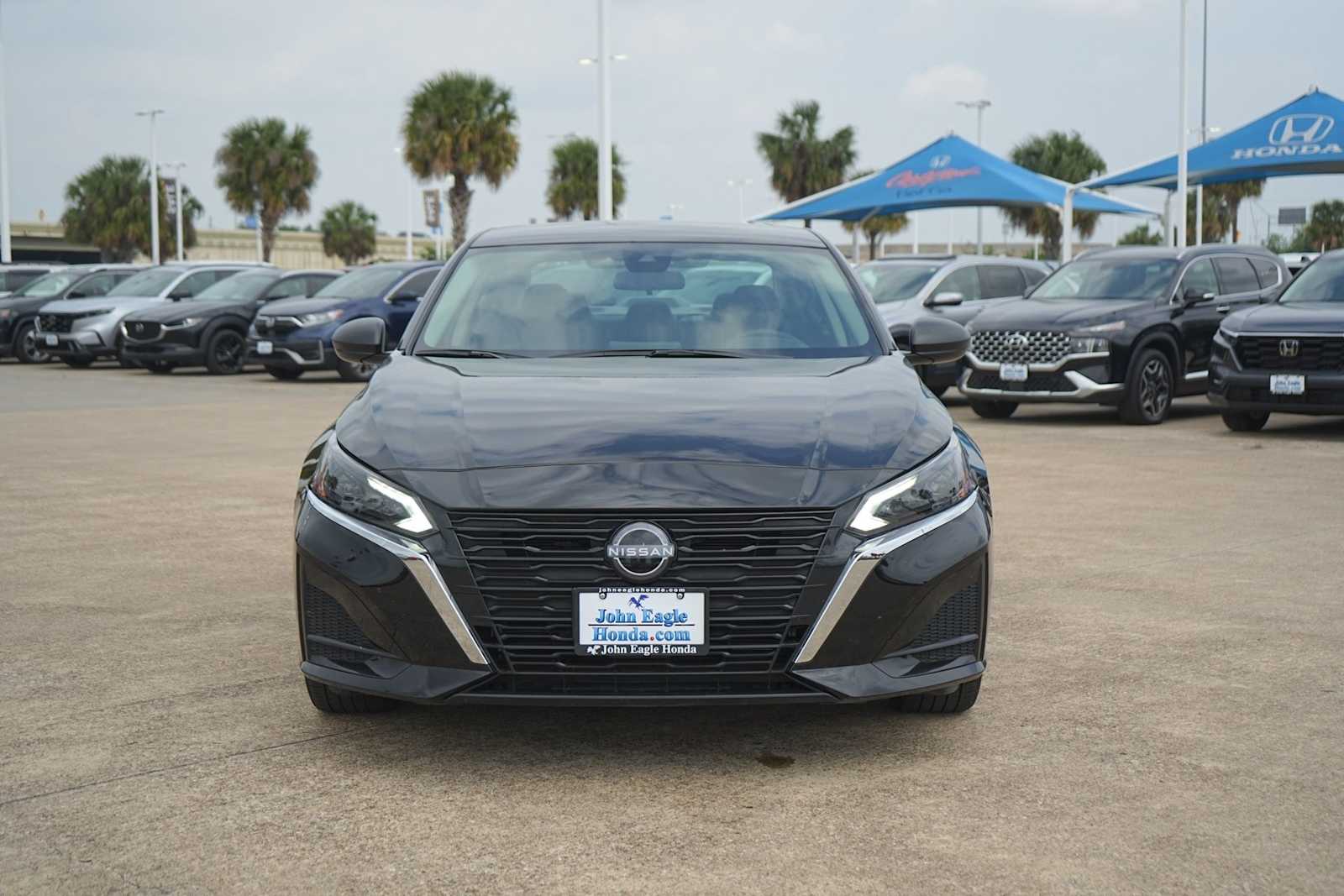 Thumbnail: 2025 Nissan Altima - 6