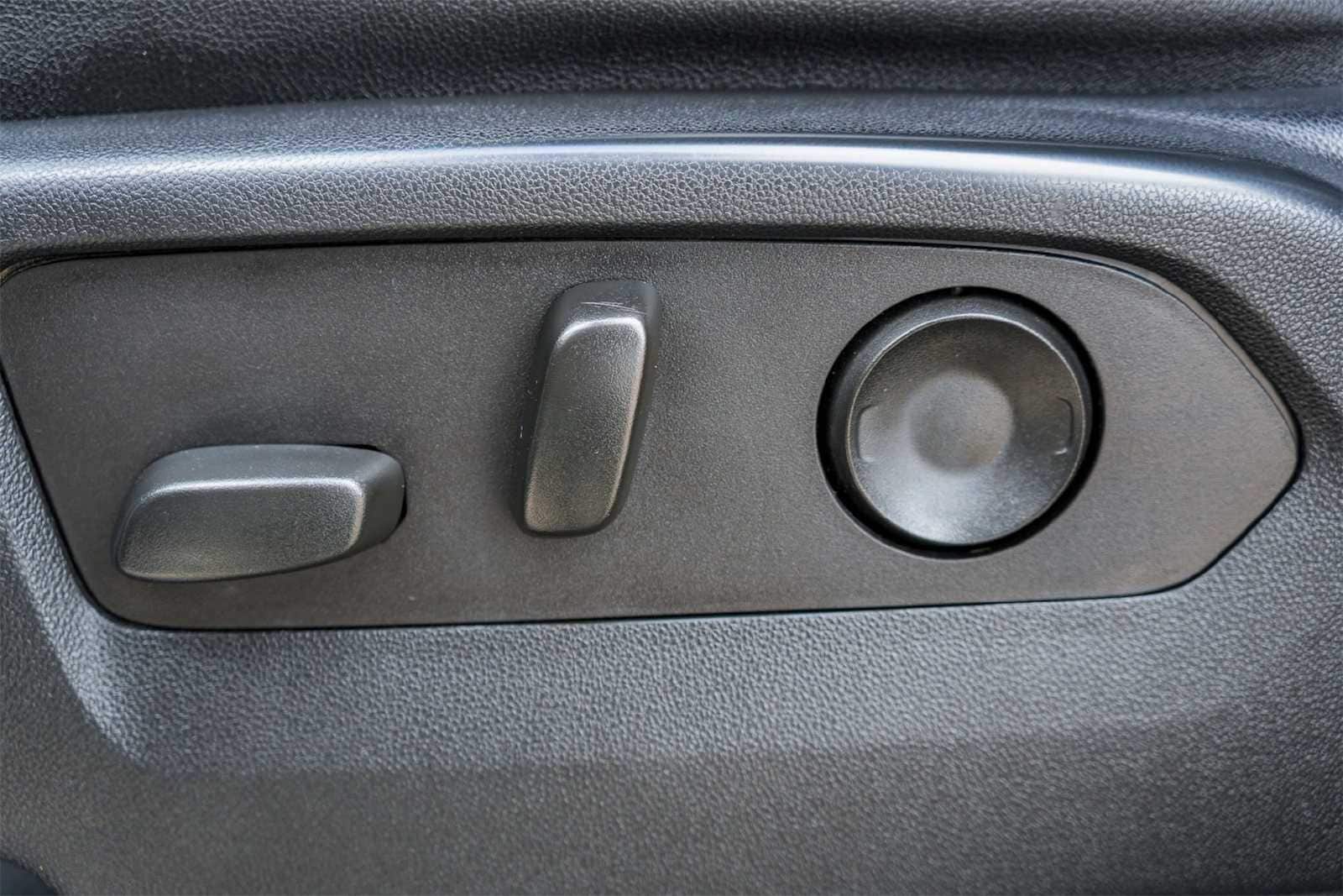 Thumbnail: 2022 Chevrolet Tahoe - 21