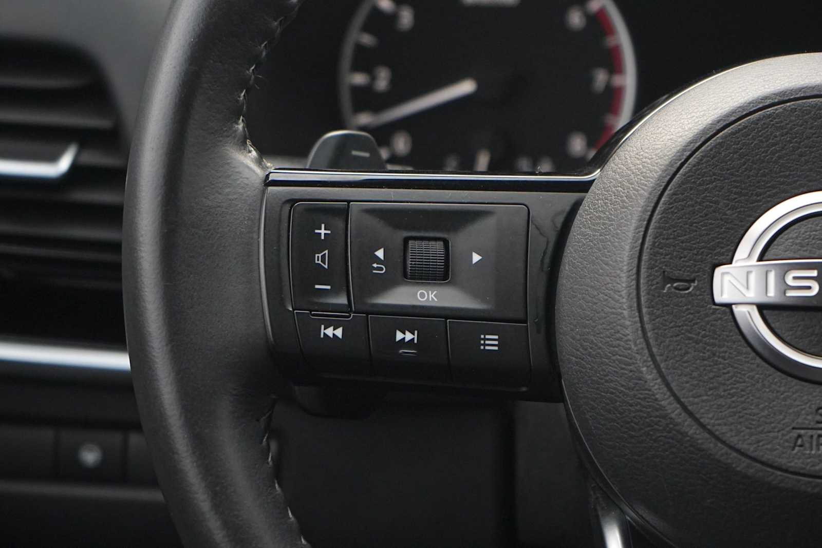 Thumbnail: 2023 Nissan Rogue - 17