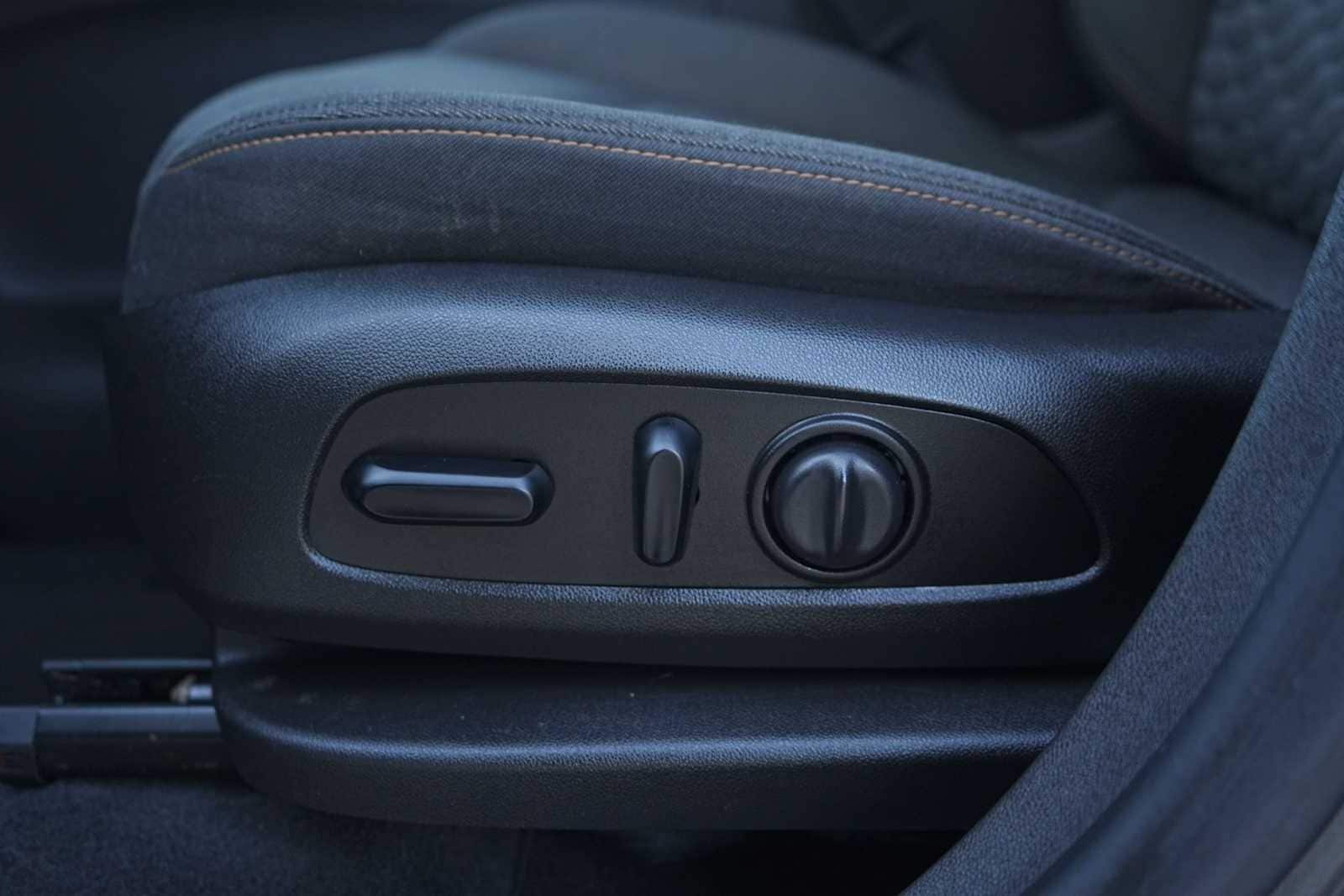 Thumbnail: 2018 Chevrolet Equinox - 12