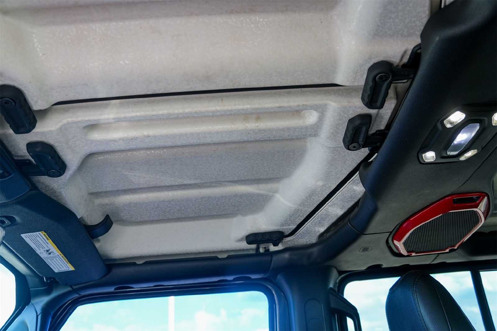 Thumbnail: 2019 Jeep Wrangler - 22