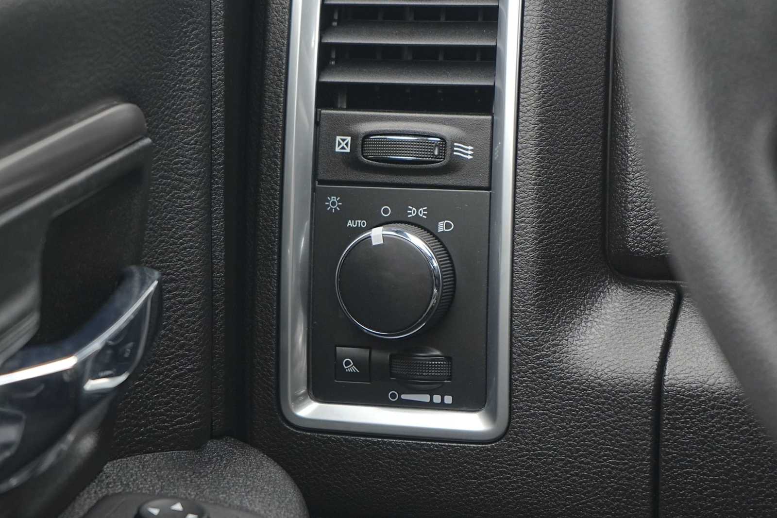 Thumbnail: 2024 RAM 1500 Classic - 24