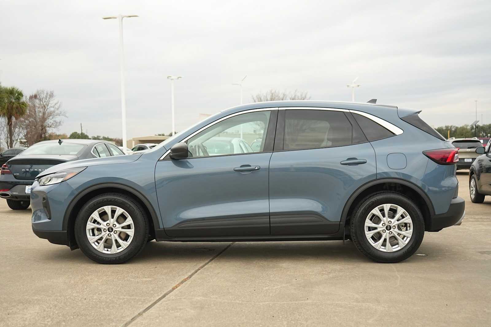 Thumbnail: 2023 Ford Escape - 3