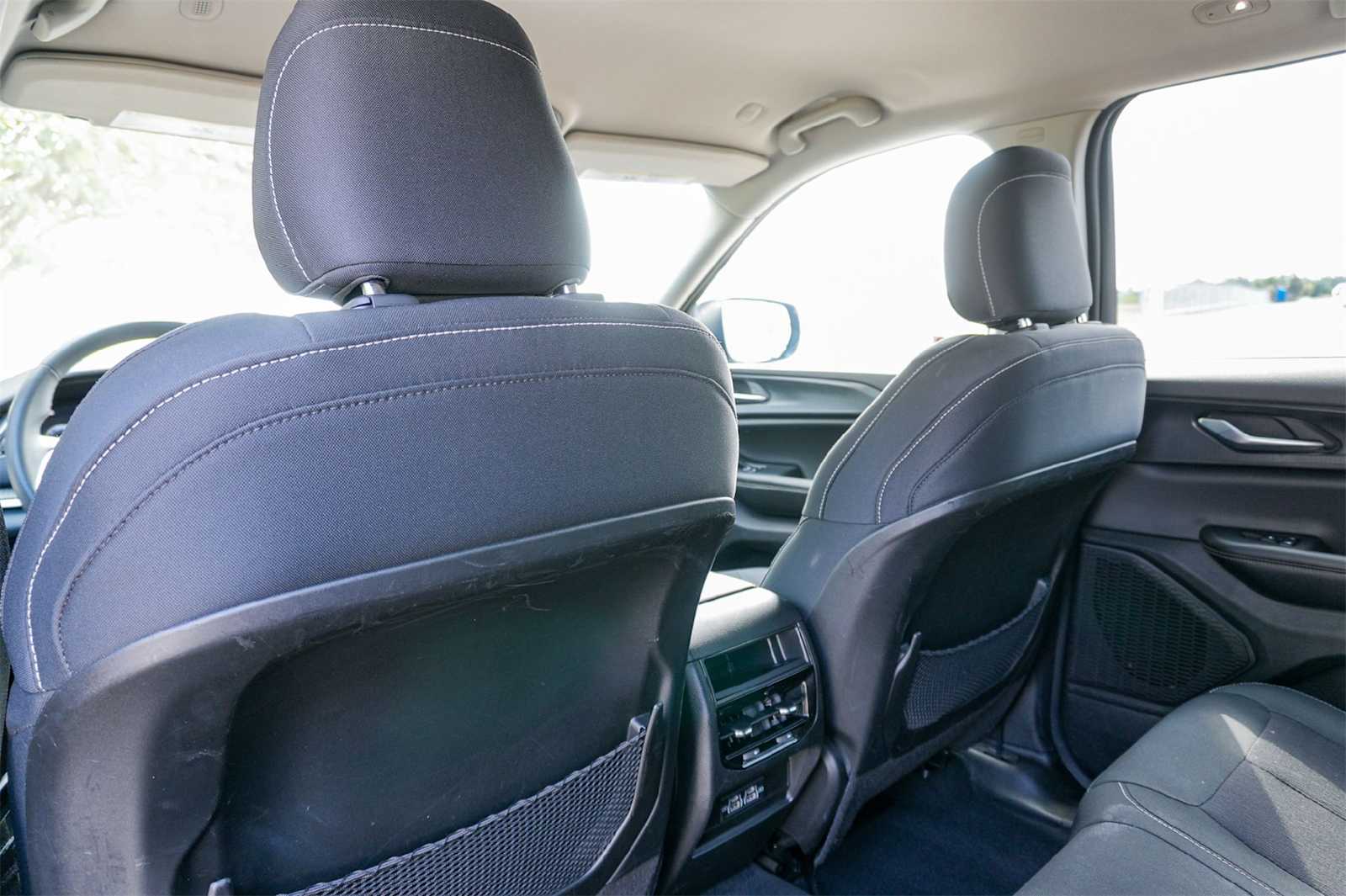 Thumbnail: 2023 Jeep Grand Cherokee - 11