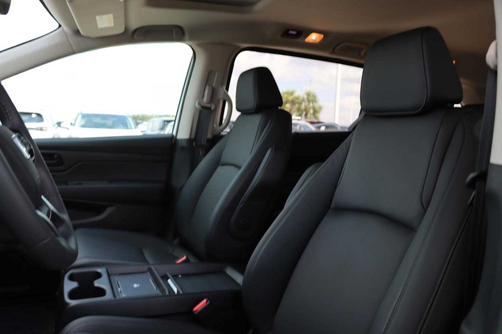 Thumbnail: 2025 Honda Odyssey - 11