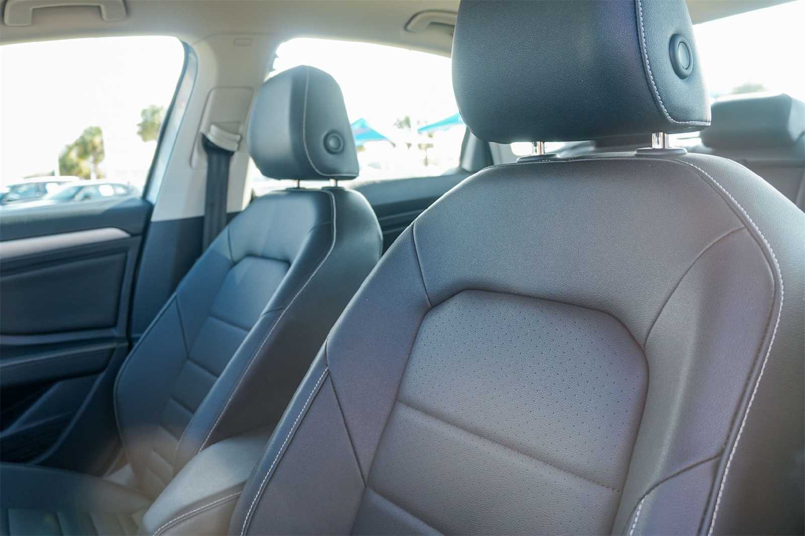 Thumbnail: 2024 Volkswagen Jetta - 11