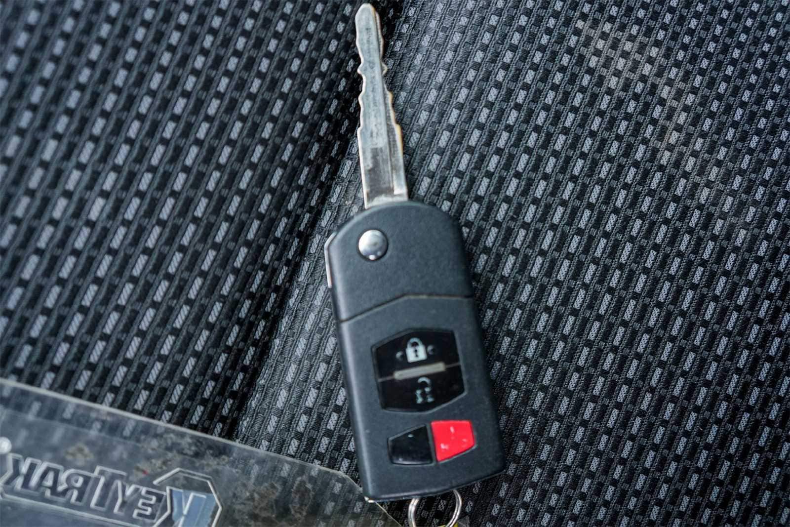 Thumbnail: 2012 Mazda Mazda3 - 20