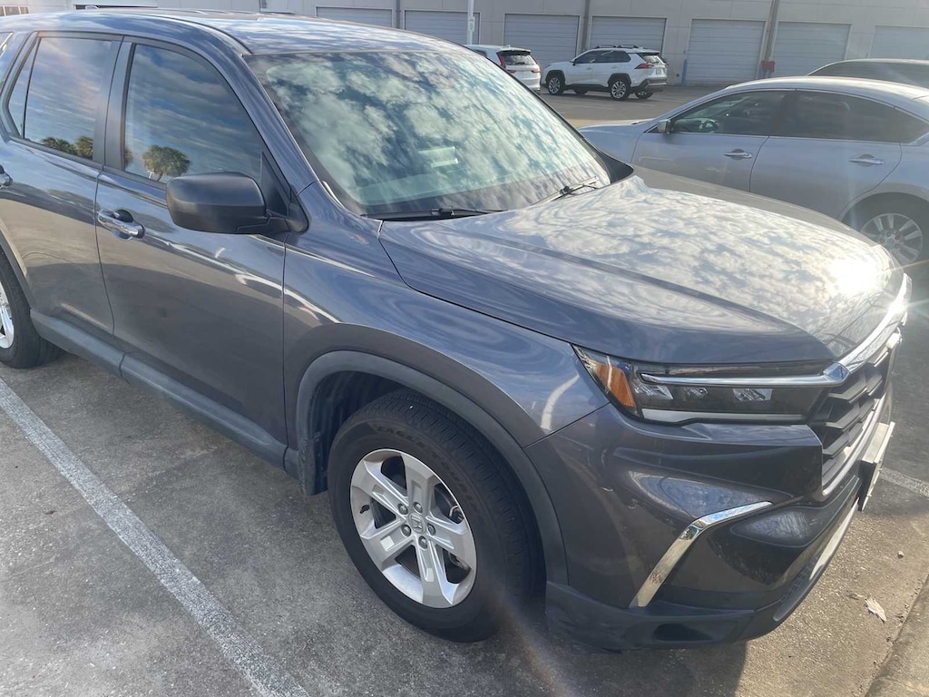 Used 2023 Honda Pilot LX SUV
