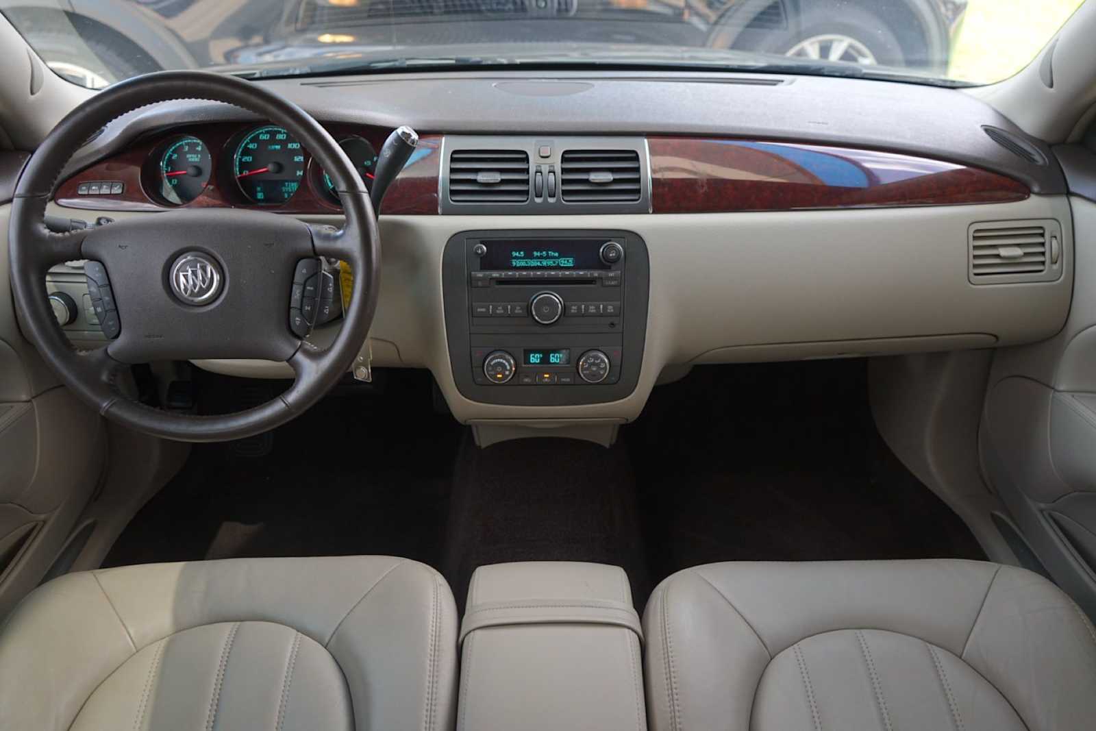 Thumbnail: 2010 Buick Lucerne - 10