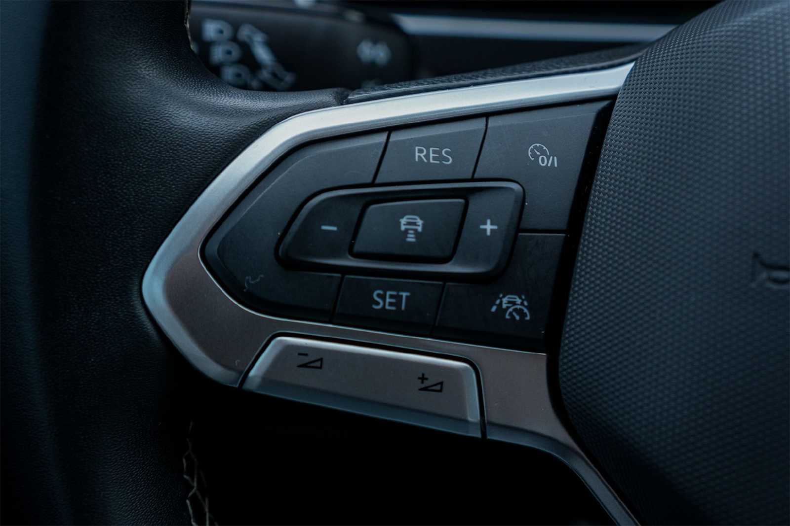 Thumbnail: 2024 Volkswagen Tiguan - 25